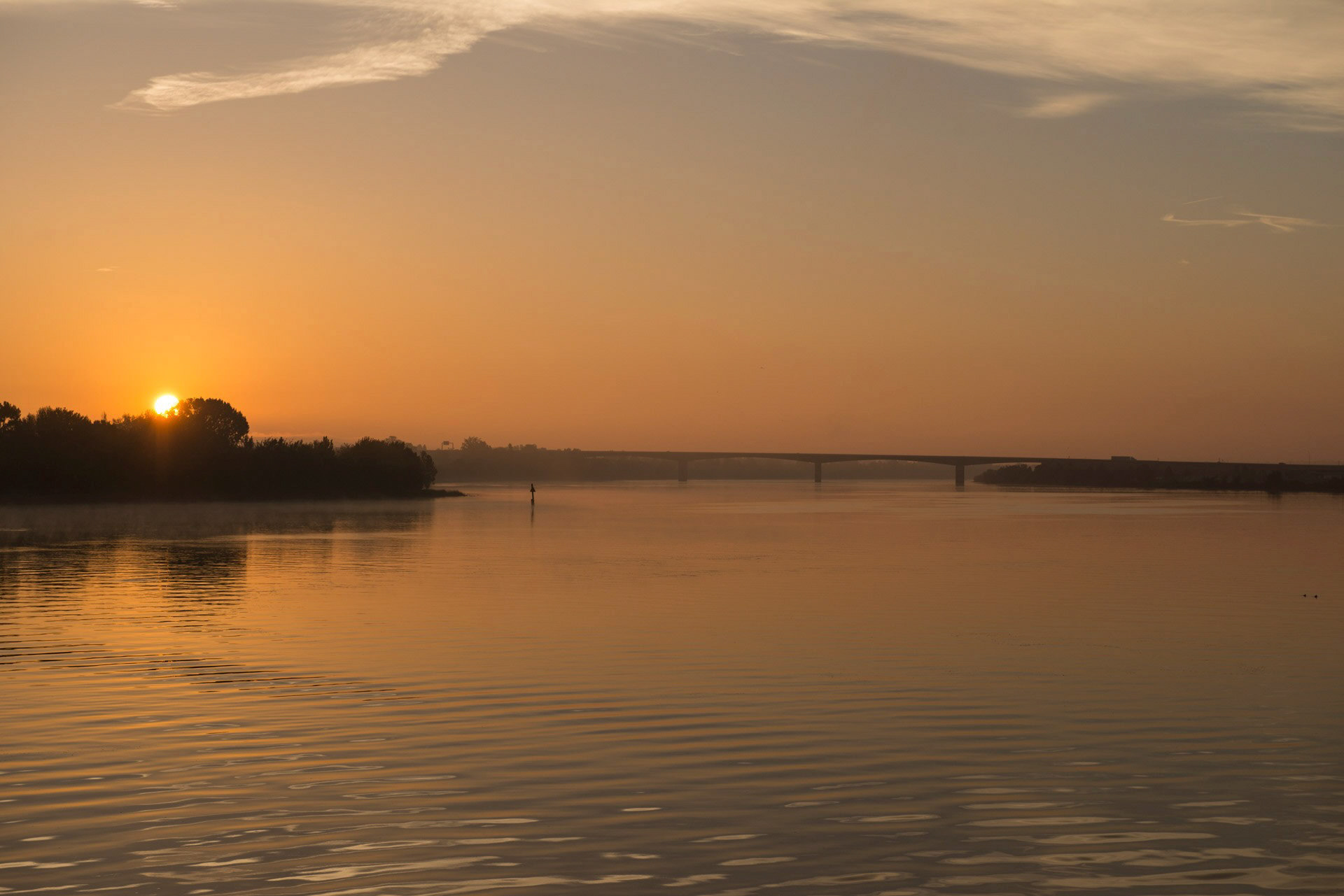 Sunrise on the Columbia River near Richardson