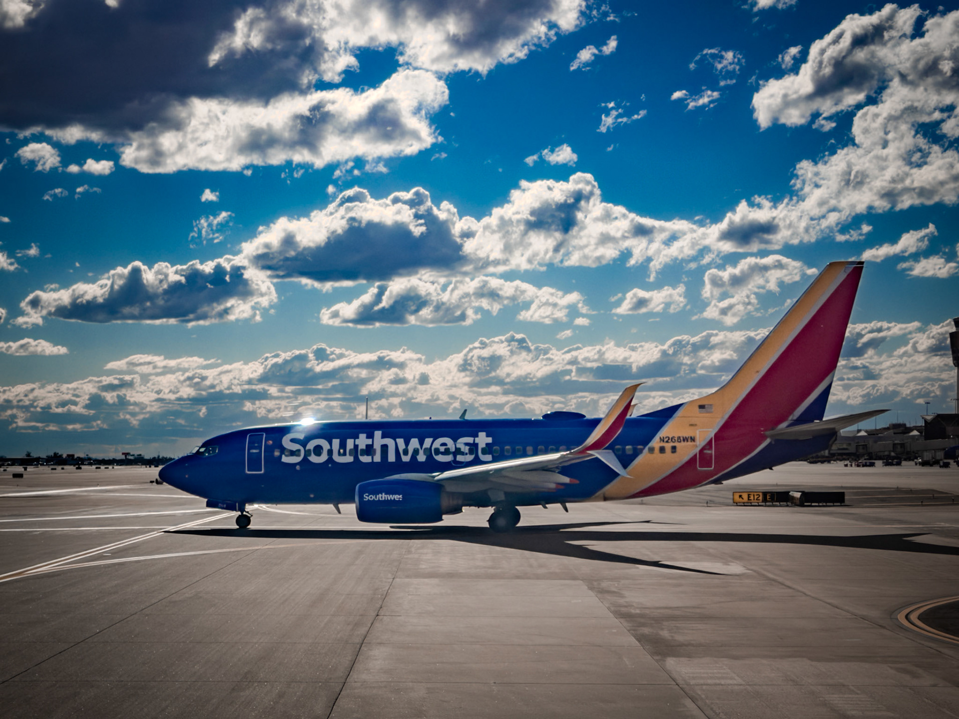 Southwest B737 at PHX