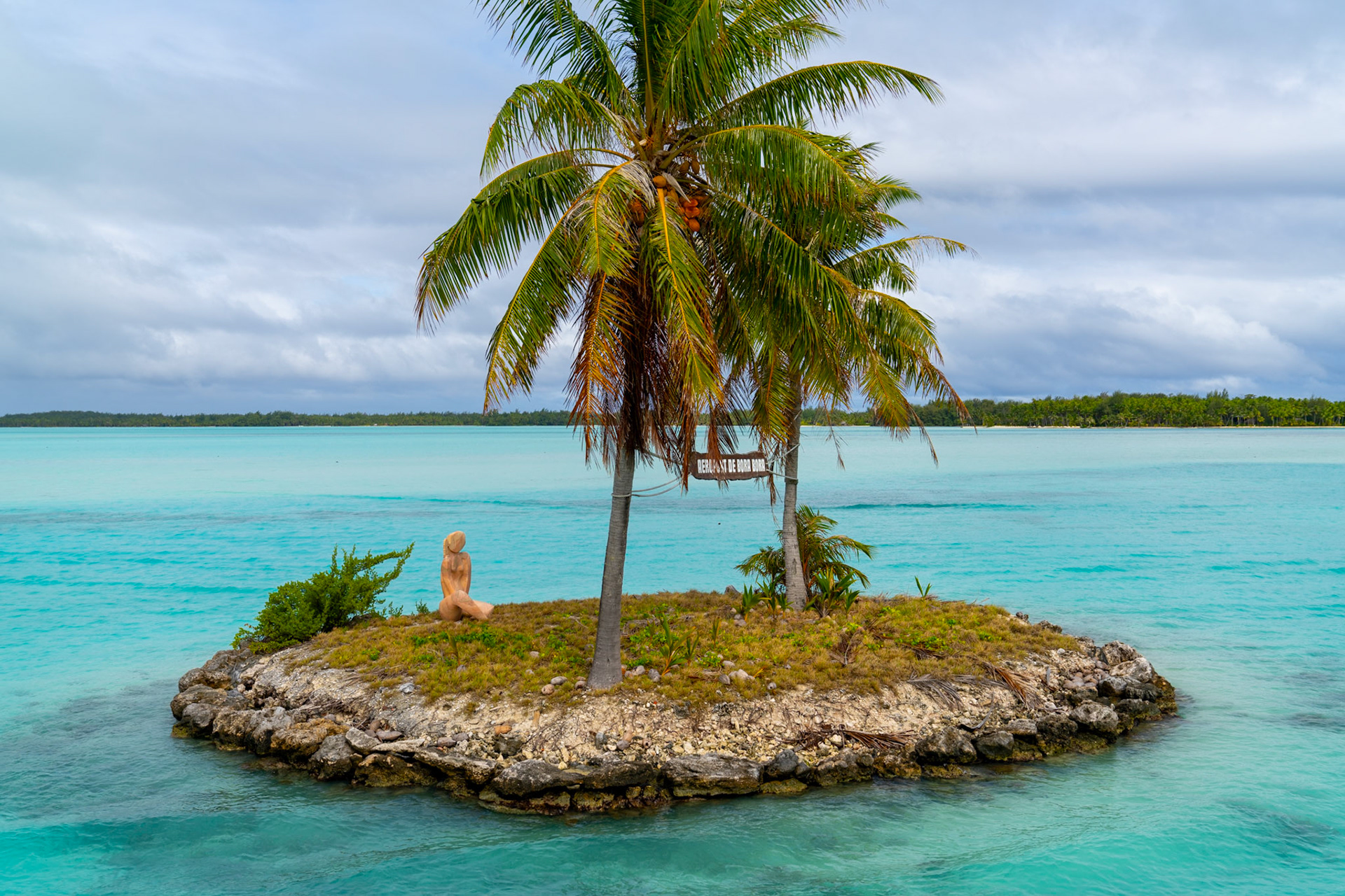 Bora Bora Airport Welcome Sign