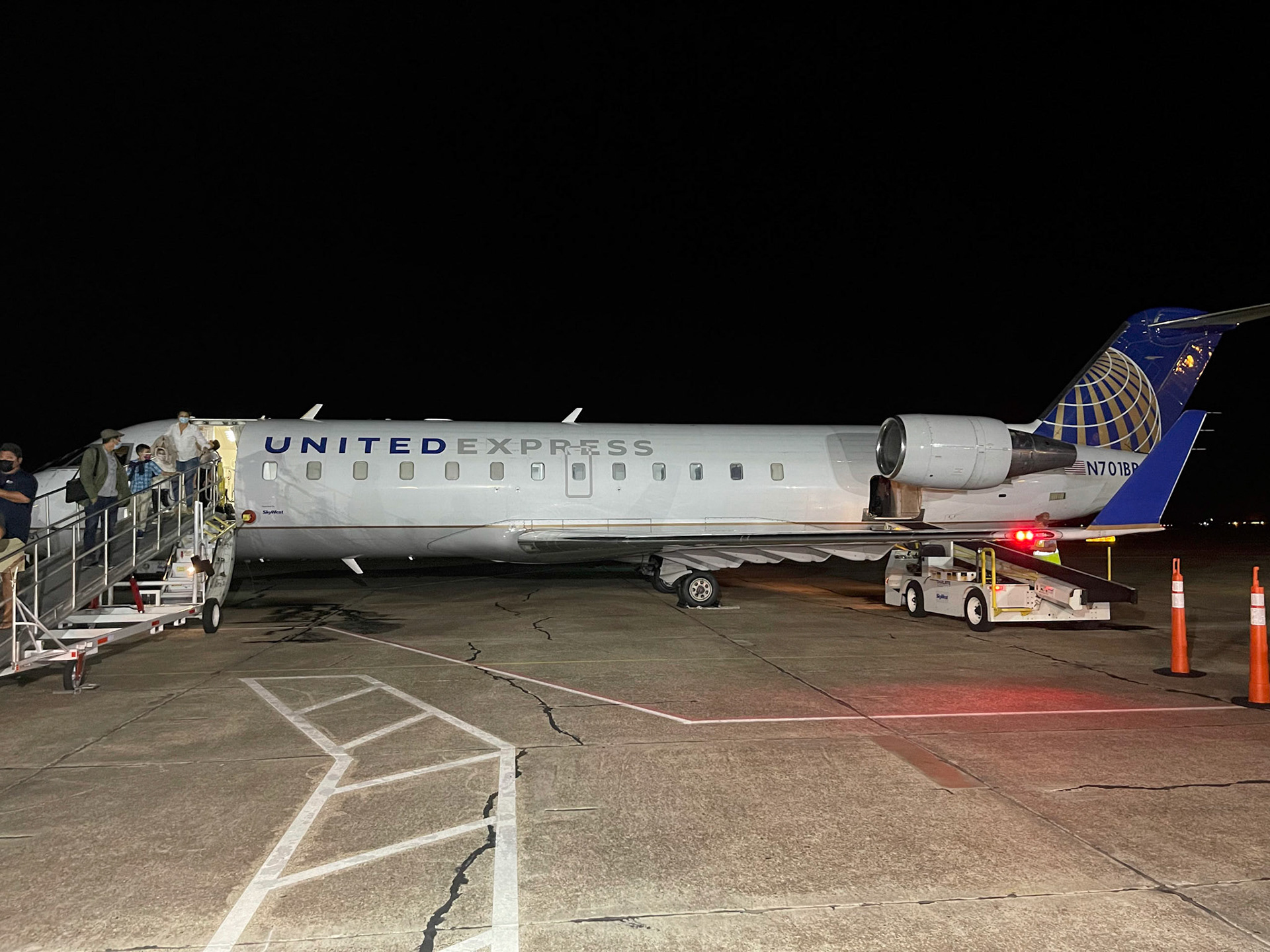 RJ200 at Victoria Airport