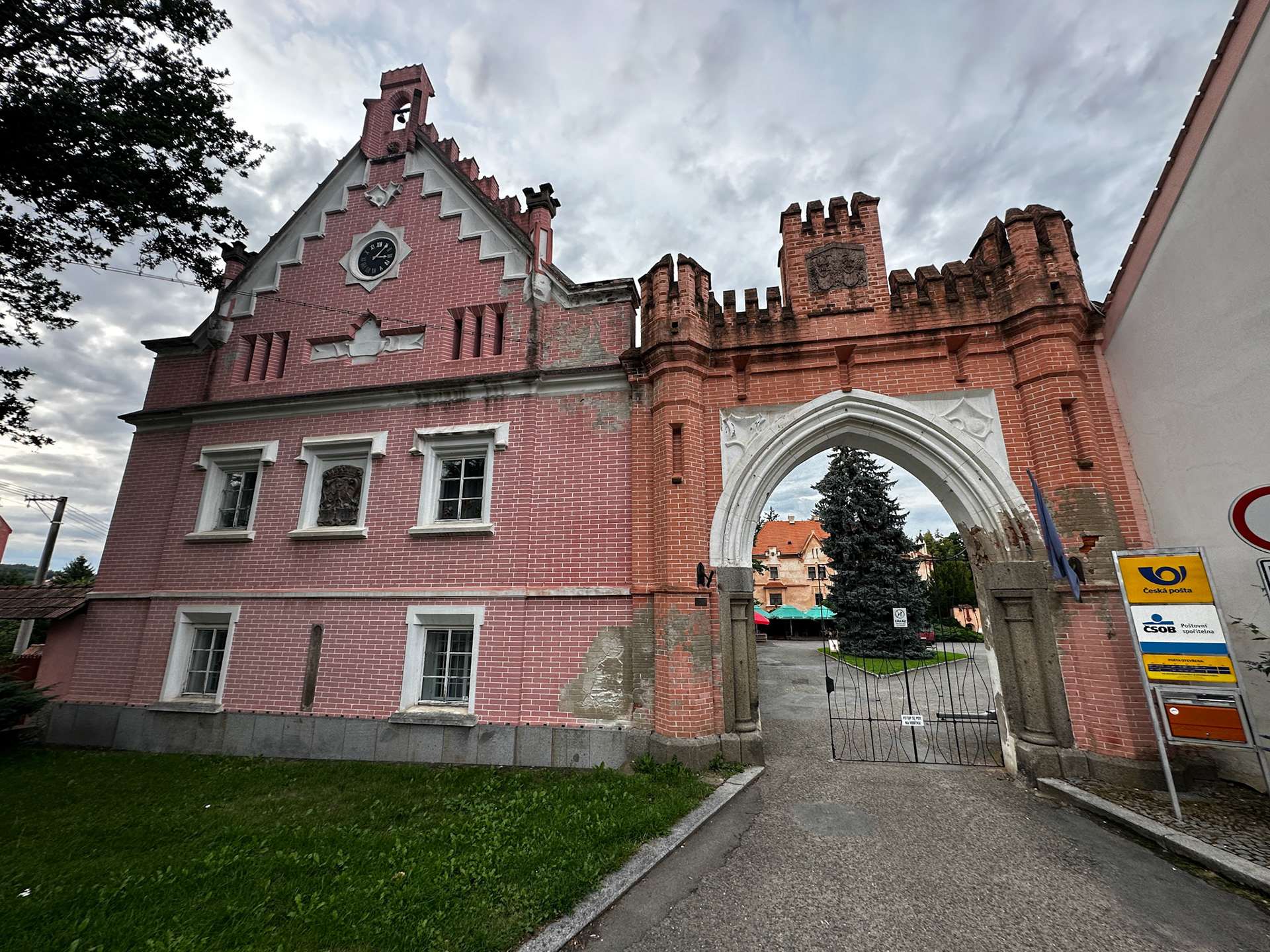 Zámek Vrchotovy Janovice