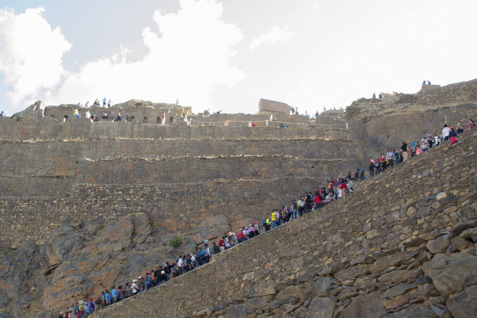 Ollantaytambo: escalinata para ir a la parte superior