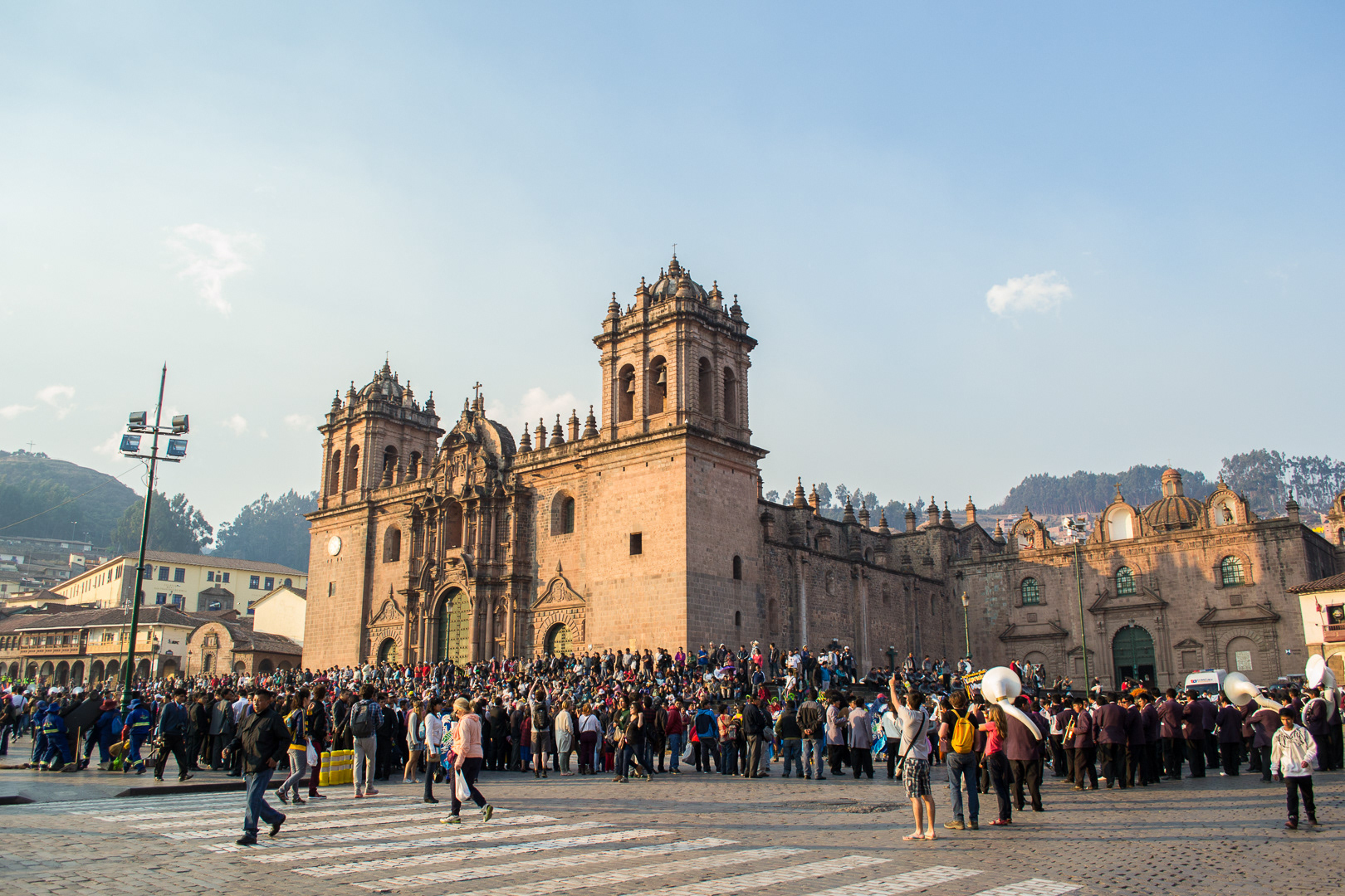 Plaza de Armas y la Catedral