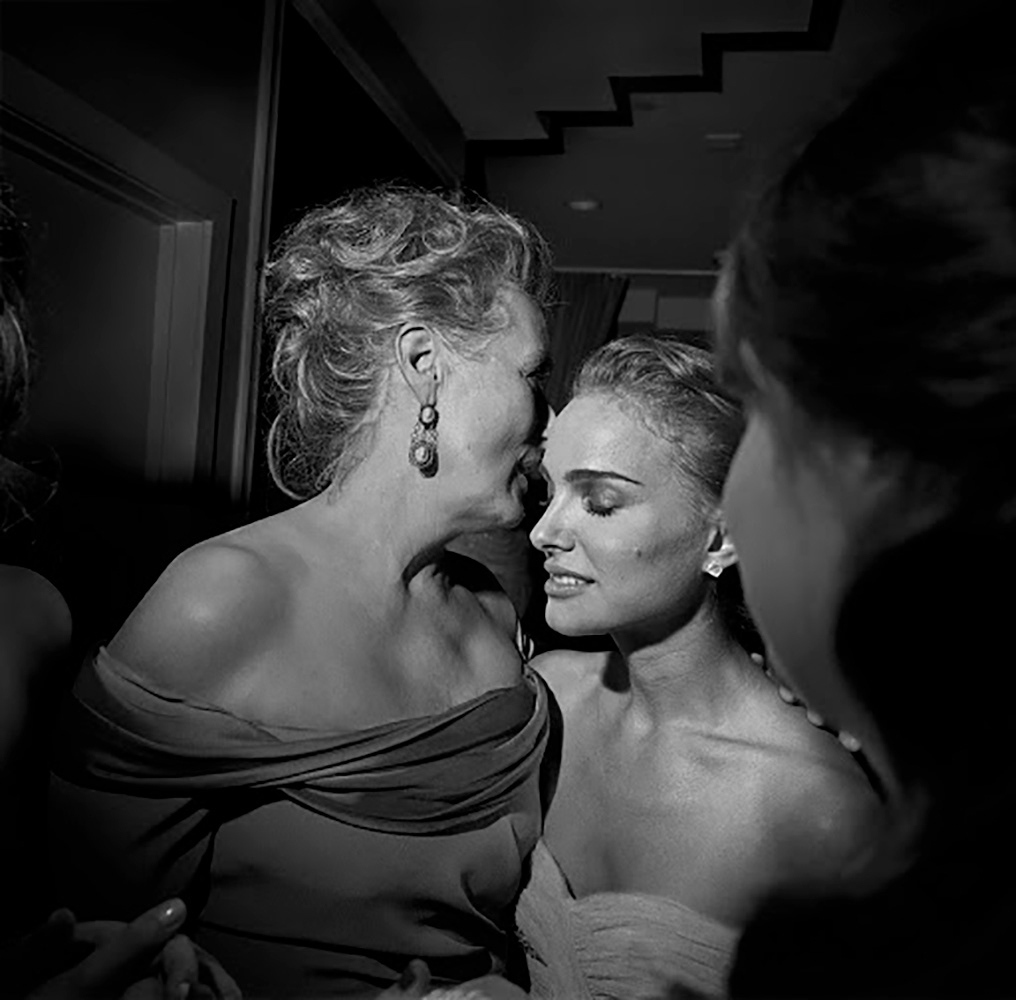 Meryl Streep and Natalie Portman, Oscar Party, LA, 2/2009 - Larry Fink