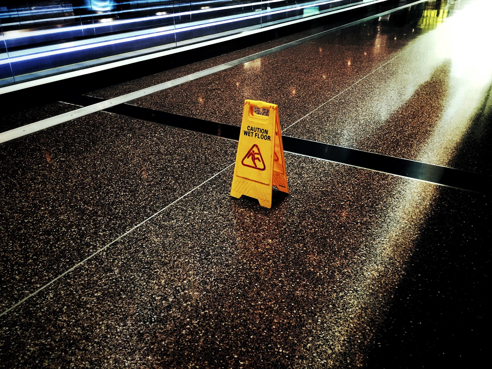 Caution Board. Qatar, 2016
