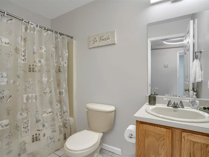 Bathroom (hallway)