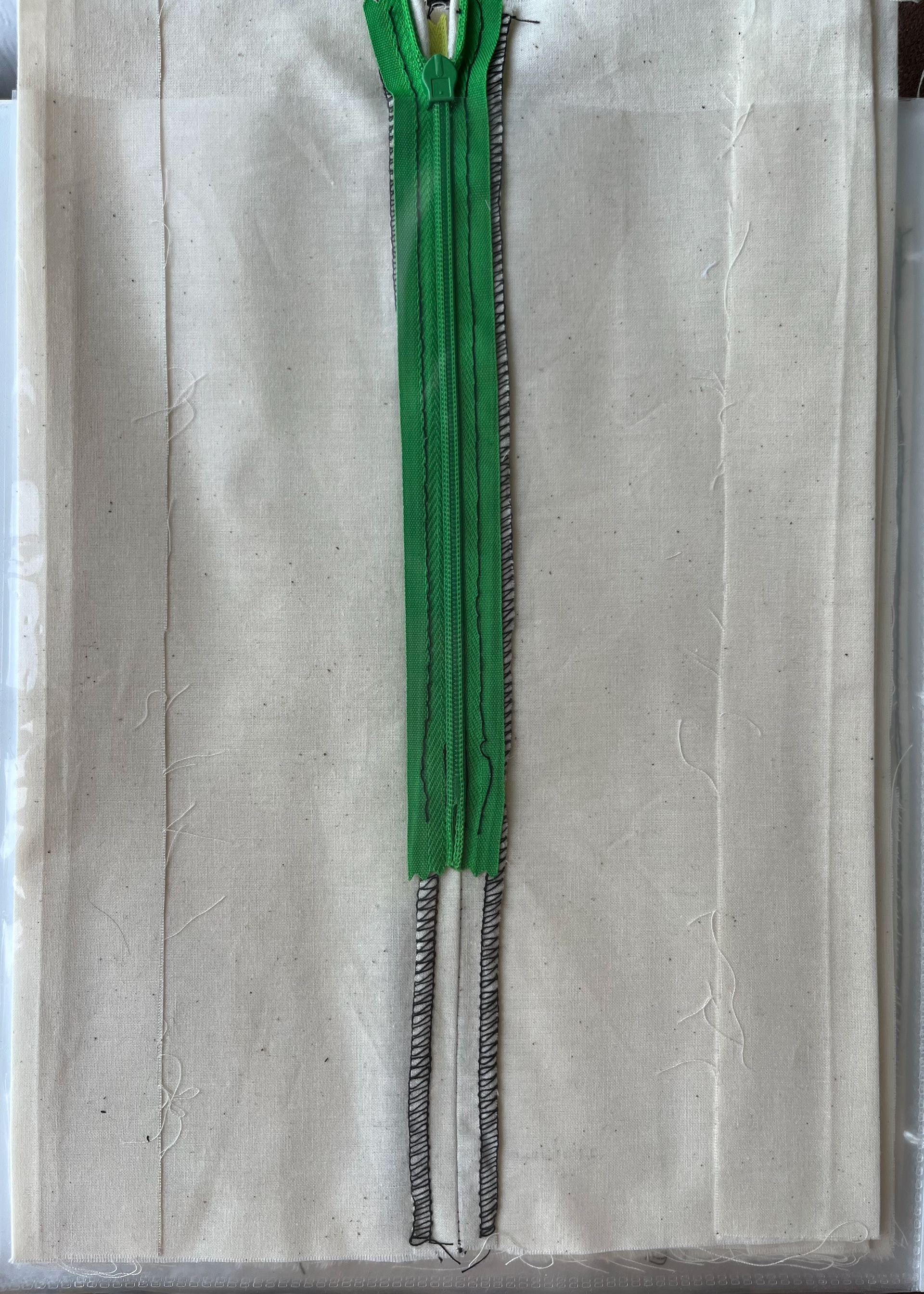 Zippers: Invisible (Back)