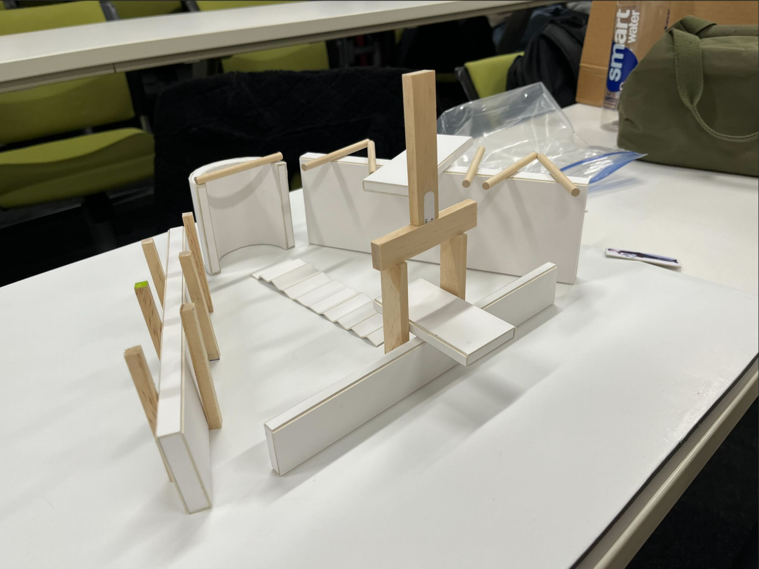 Layout 2: window structure was rearranged from layout 1
