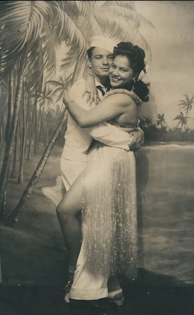 'Hula girl' photo studio, Hawai'i 1940s © The Walther Collection