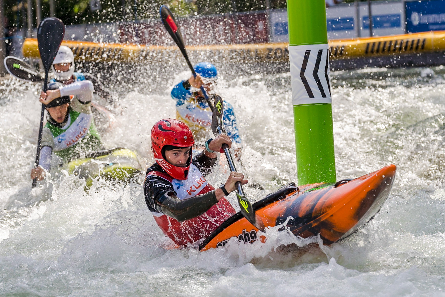 Slalom Extreme WM 2022 in Augsburg, Deutschland. 50 jähriges Jubiläum der Olympiastrecke am Eiskanal. / Extreme Kayak World Championships 2022. Foto: Birke Oud/www.birkeoud.com