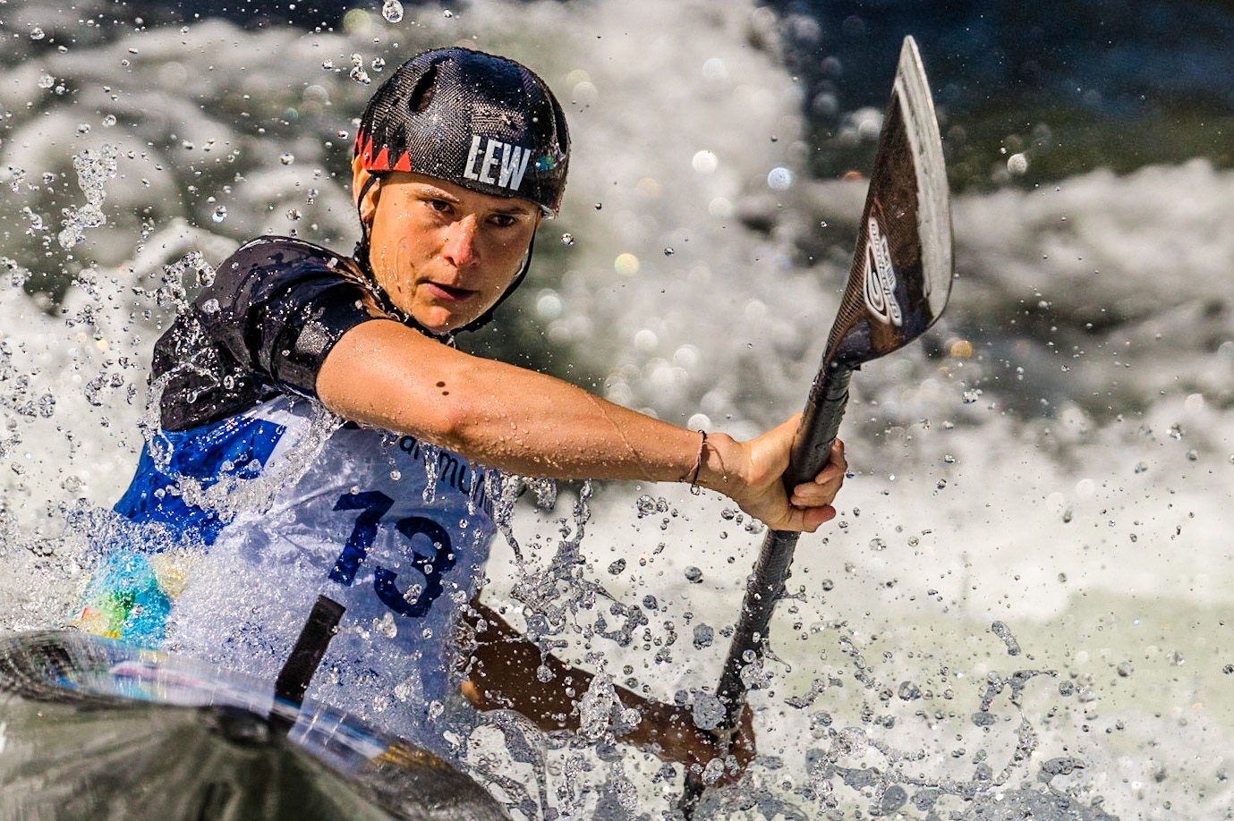 Halbfinale der Kajak Damen. Kanuslalom WM 2022 in Augsburg, Deutschland. 50 jähriges Jubiläum der Olympiastrecke am Eiskanal. // Semi-final. ICF Canoe Slalom World Championships in Augsburg, Germany. // 20.07.2022./ Foto: Birke Oud/www.birkeoud.com