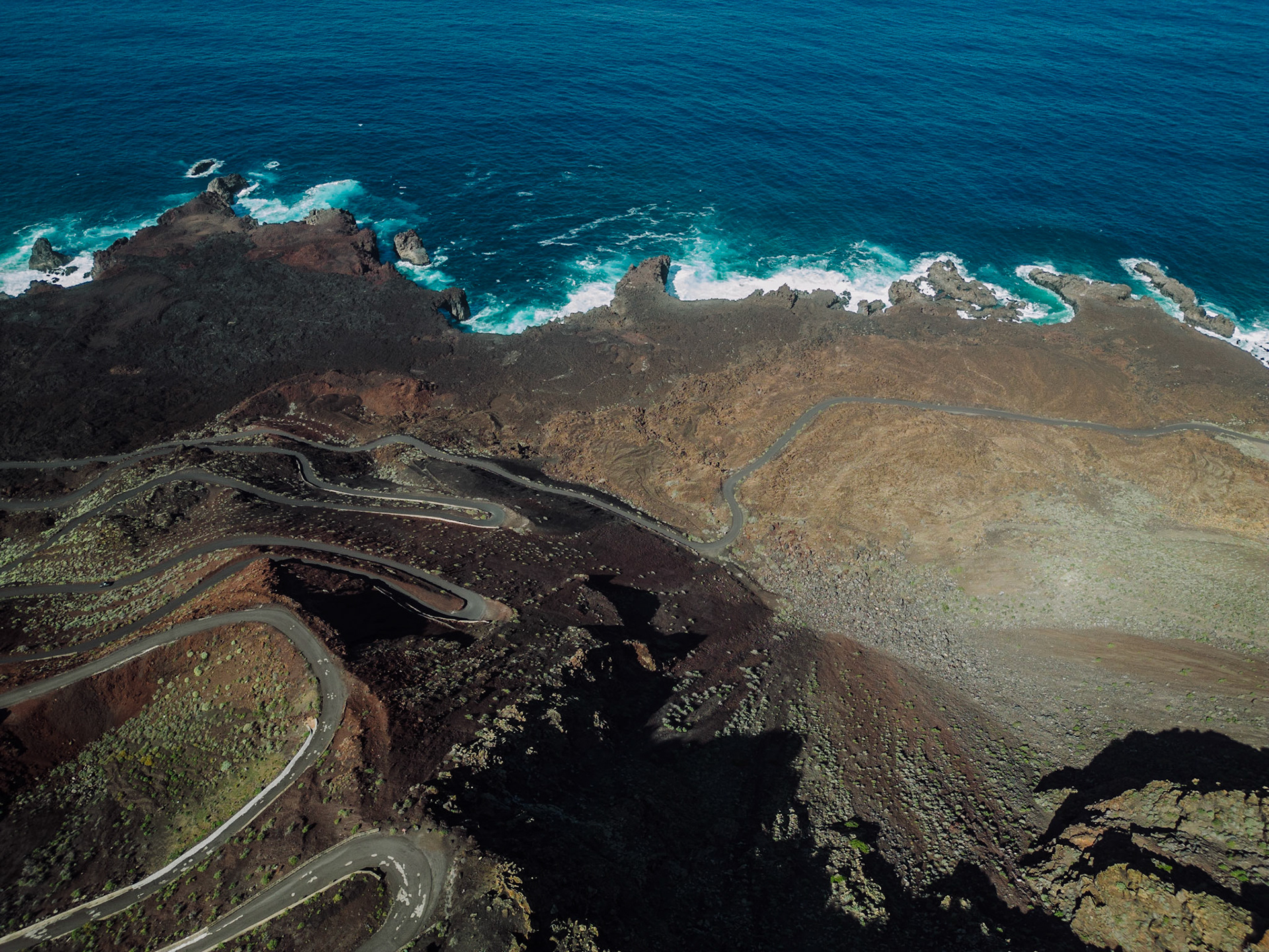 Eine der vielen, engen Bergstrassen