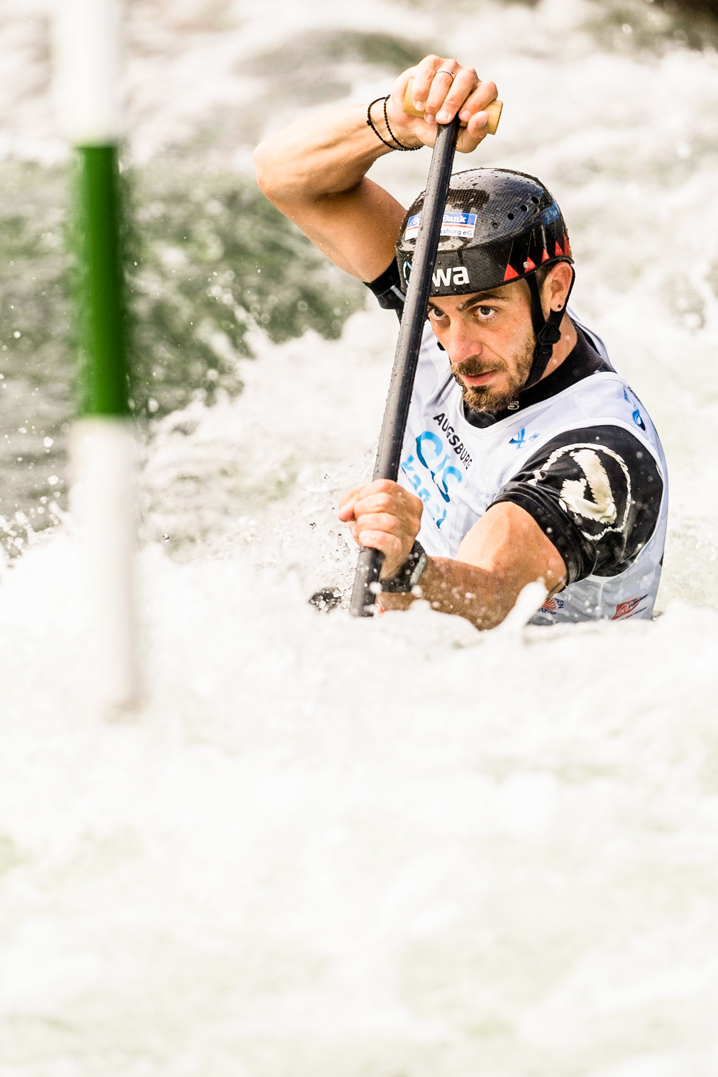 Sideris Tasiadis (GER). ICF Kanuslalom WM 2022 in Augsburg, Deutschland. 50 jähriges Jubiläum der Olympiastrecke am Eiskanal. / 2022 ICF Canoe Slalom World Championships. Foto: Birke Oud/www.birkeoud.com