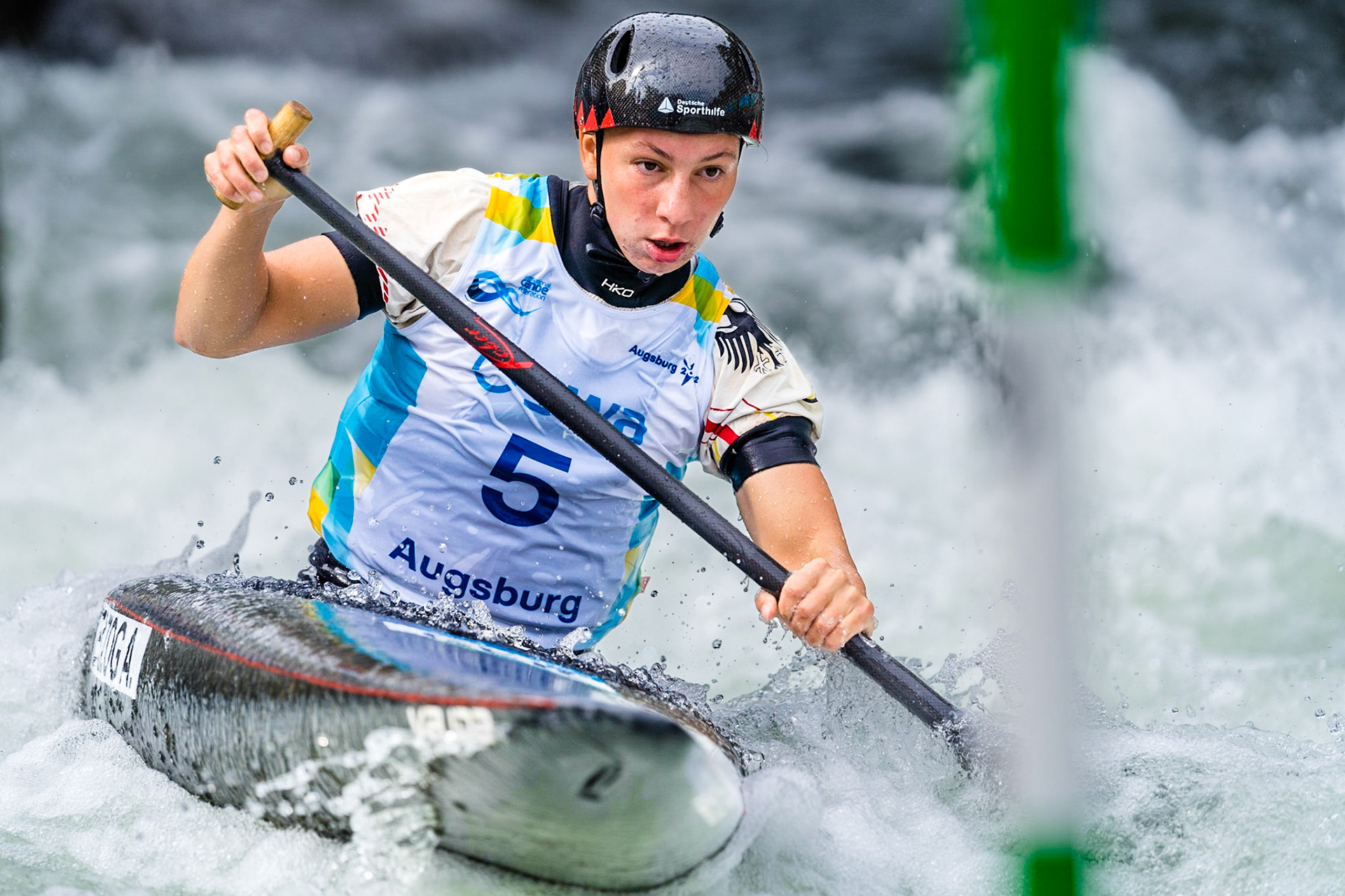 Andrea Herzog (GER). Vorlauf im Damen Kanadier.  Kanuslalom WM 2022 in Augsburg, Deutschland. 50 jähriges Jubiläum der Olympiastrecke am Eiskanal. / 2022 ICF Canoe Slalom World Championships. / Augsburg, Deutschland./ 29.7.22/ Foto: Birke Oud/www.birkeoud.com