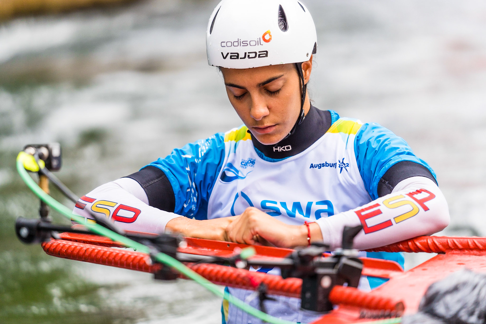 Die Spanierin Ainhoa Lameiro (ESP) am Start. Kanuslalom WM 2022 in Augsburg, Deutschland. 50 jähriges Jubiläum der Olympiastrecke am Eiskanal. / 2022 ICF Canoe Slalom World Championships. Foto: Birke Oud/www.birkeoud.com