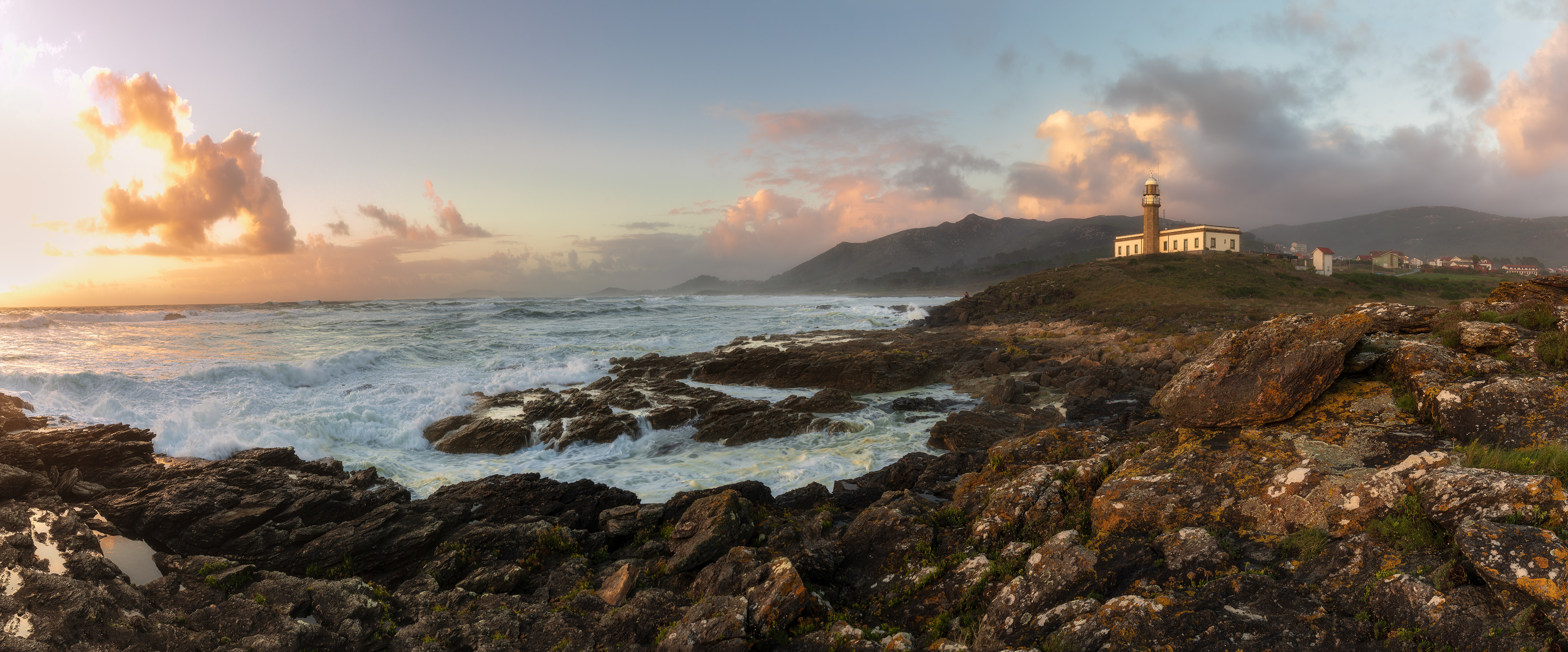 Panorámica de Faro Lariño
