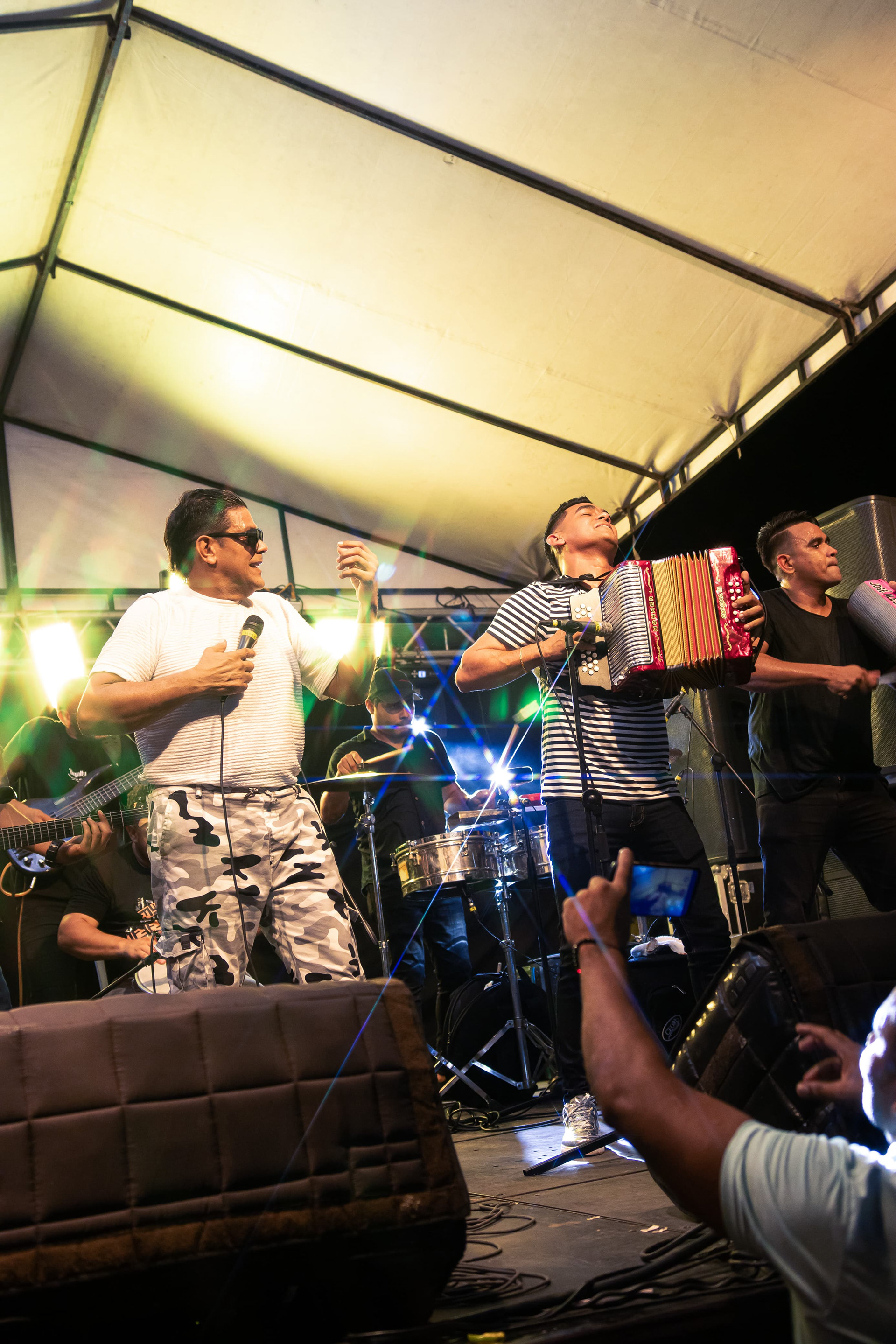 Yube Sehoanes & Elías Mendoza