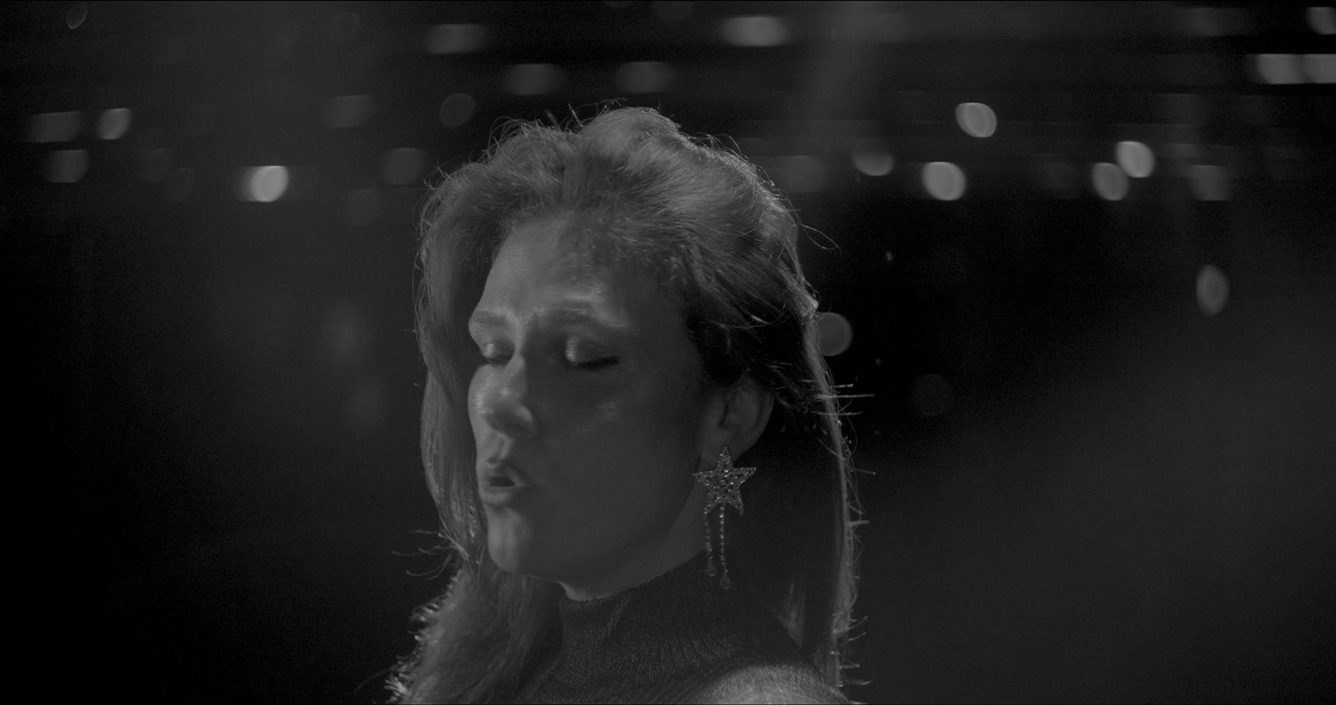 Suzanne Sheer "Voices" (Music Video/©2026)