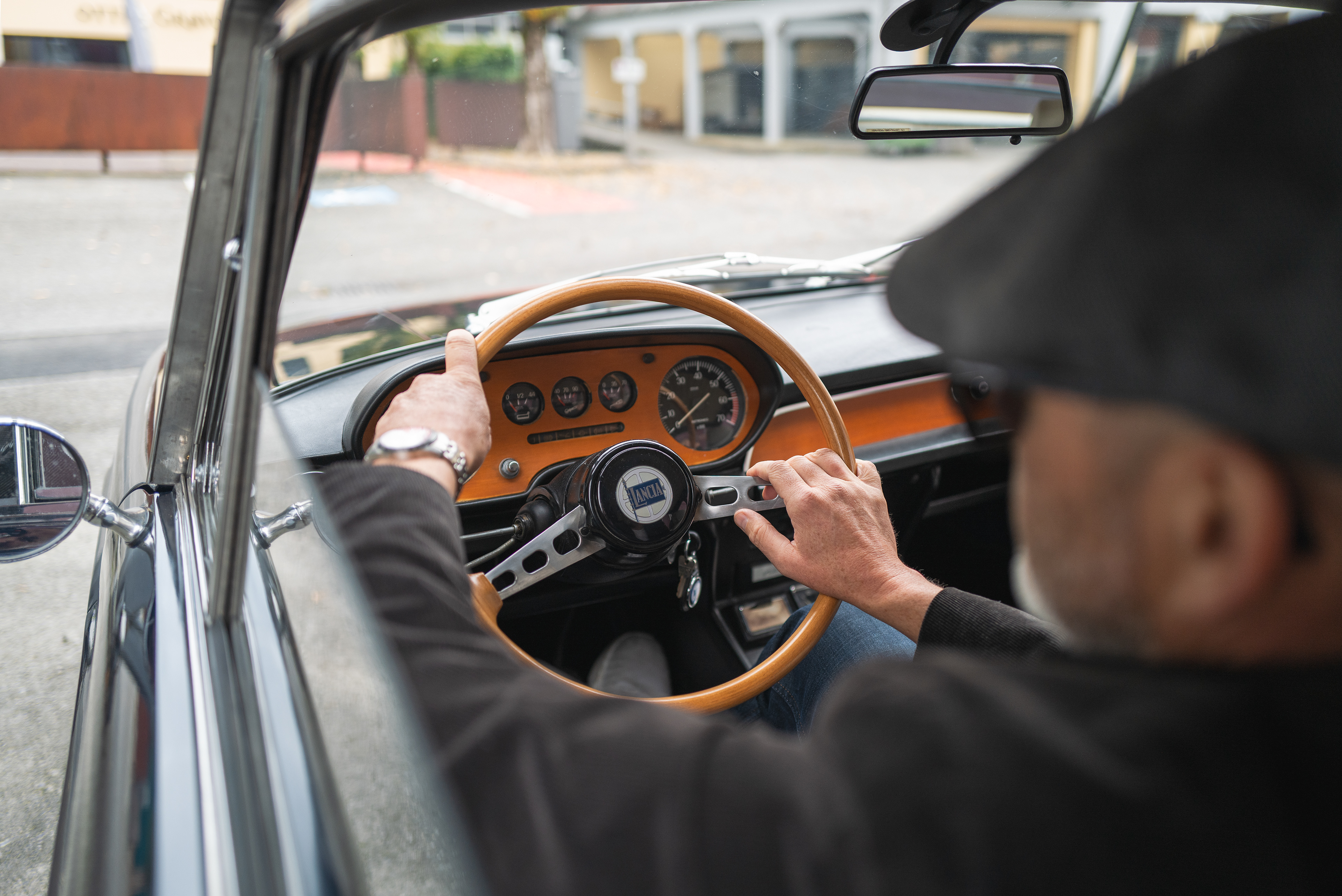 Veronika Rauch - Lancia innen mit Fahrer