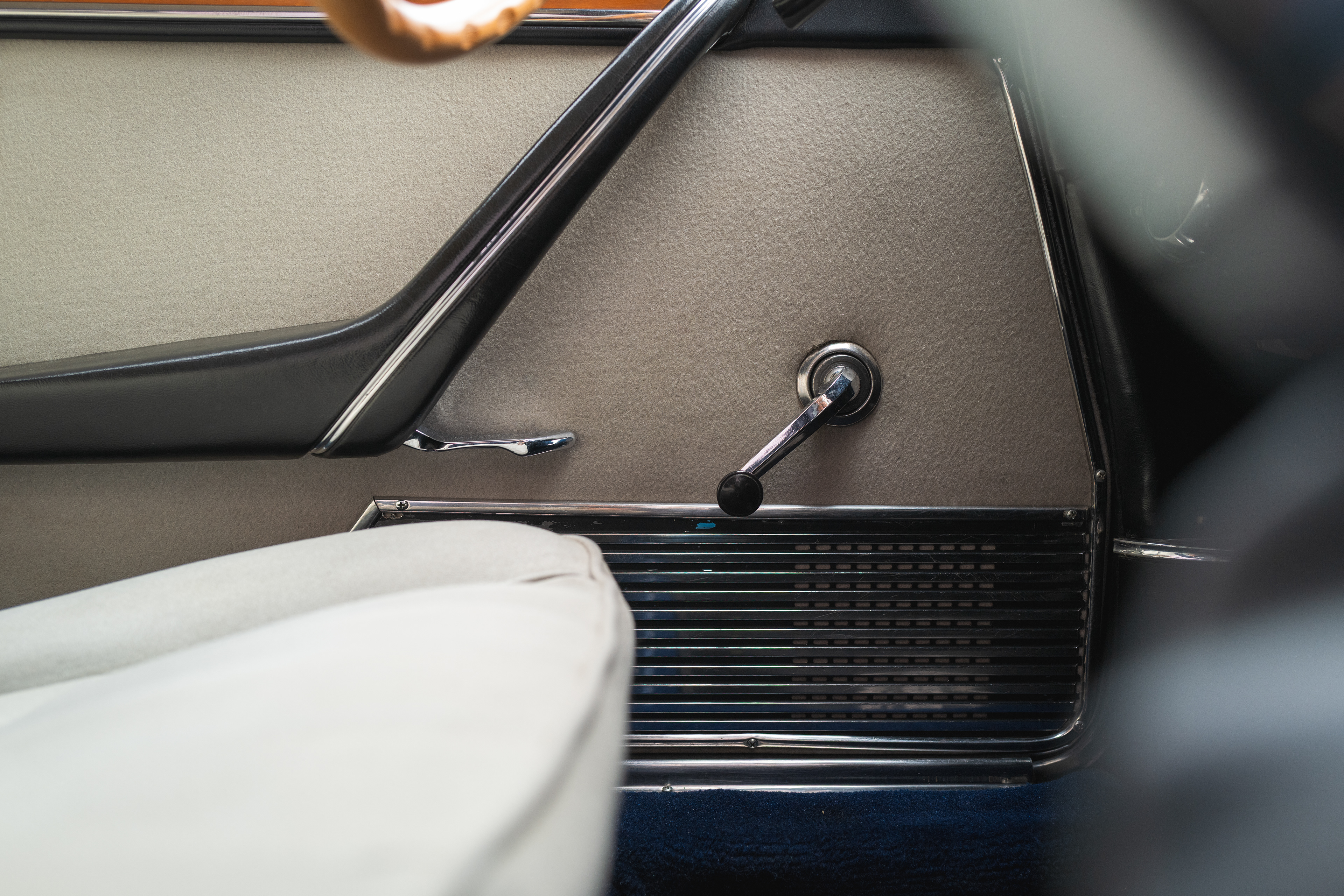 Veronika Rauch - Lancia innen Fahrertür