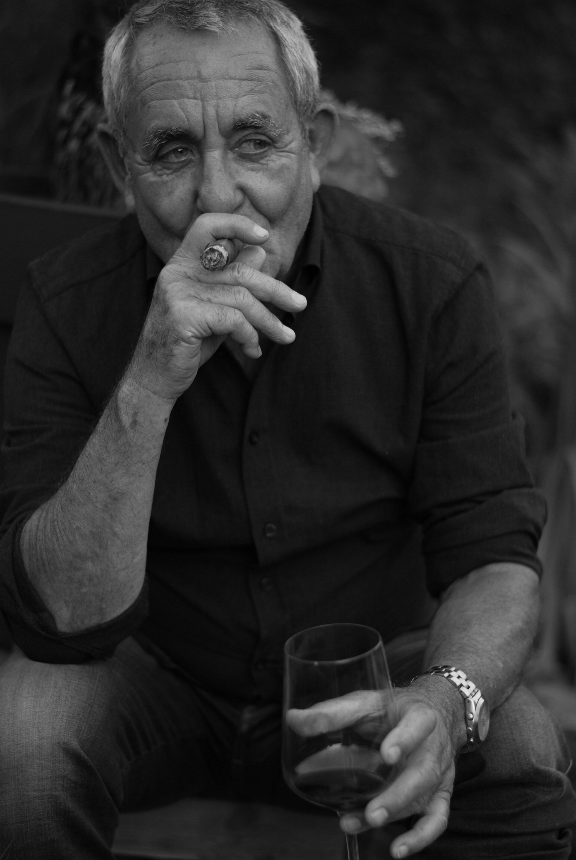 Veronika Rauch - Mann mit Zigarre und Wein