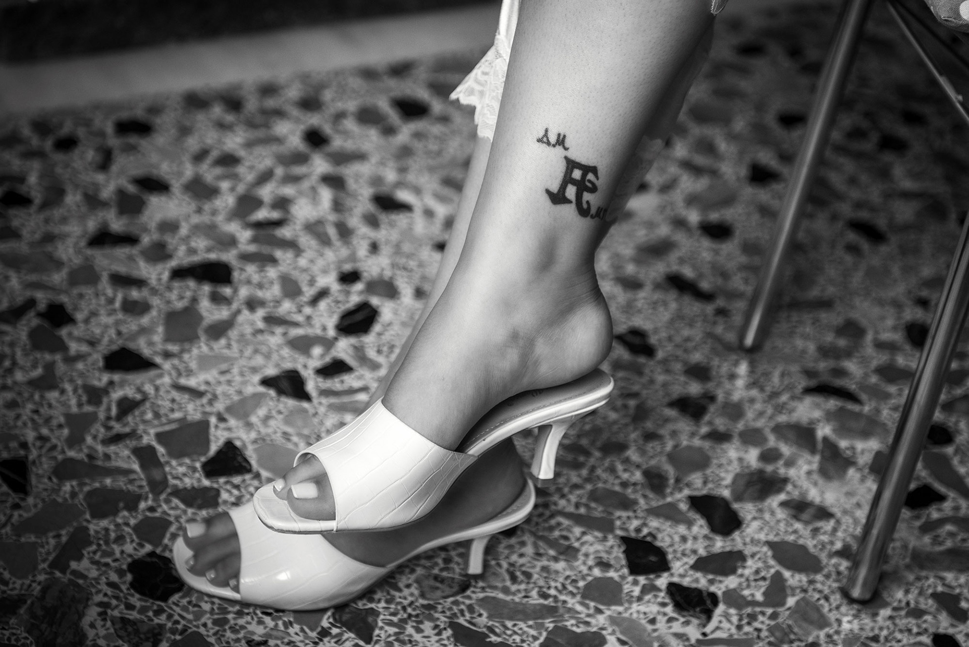 τατουάζ στο πόδι της νύφης , tatoo on feet of bride