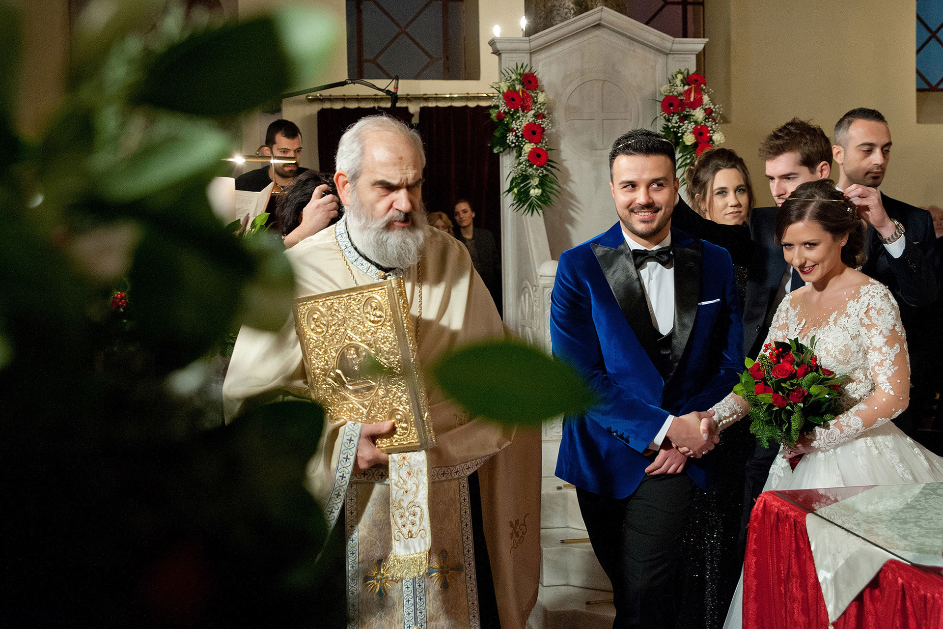 Ιεροπραξία γάμου σε ορθόδοξη εκκλησία, Orthodox wedding ritual inside church