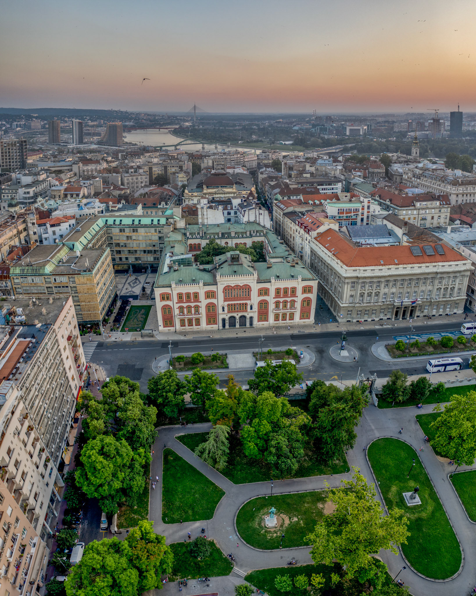 Ректорат, летња