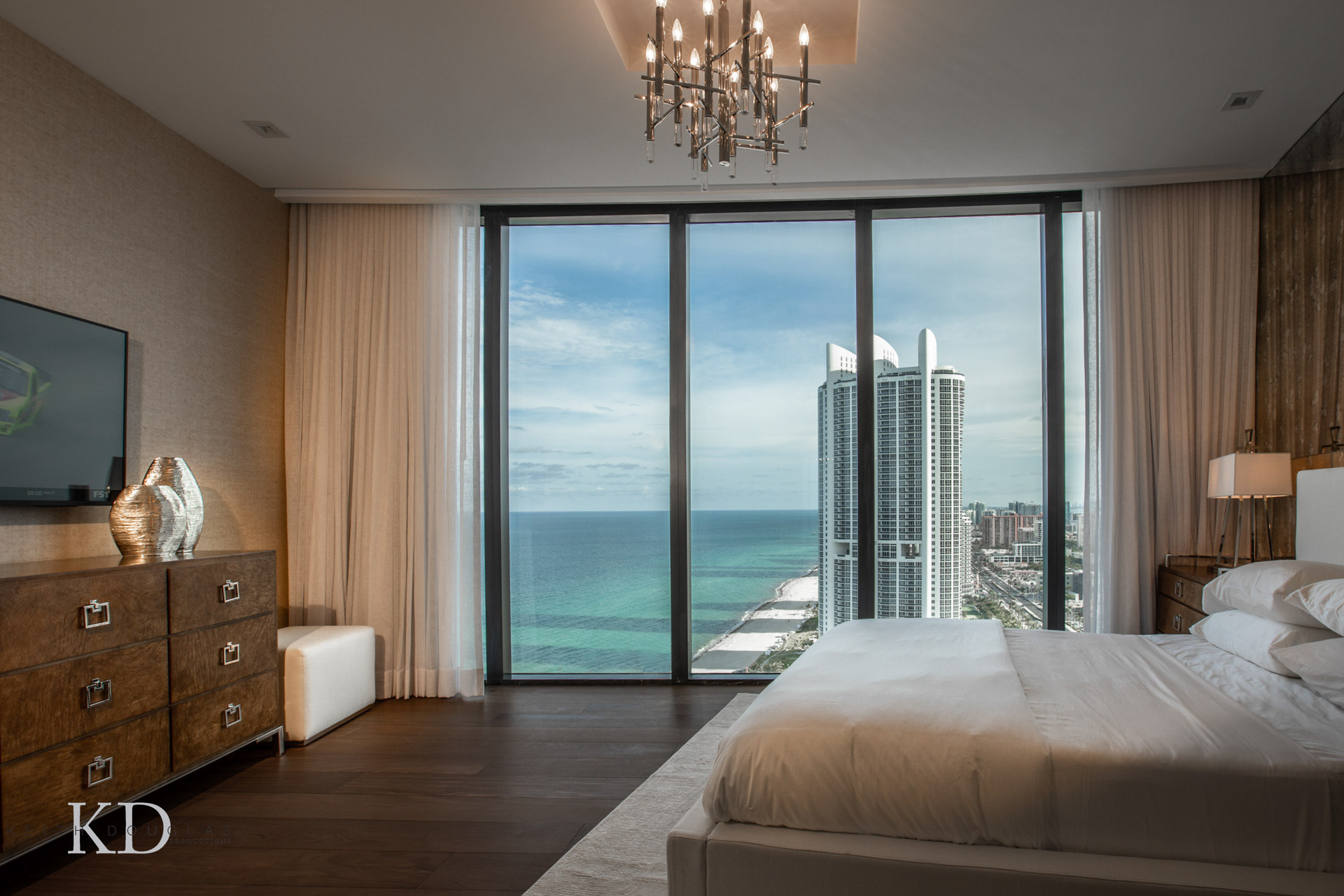 Upscale condo interior photographer