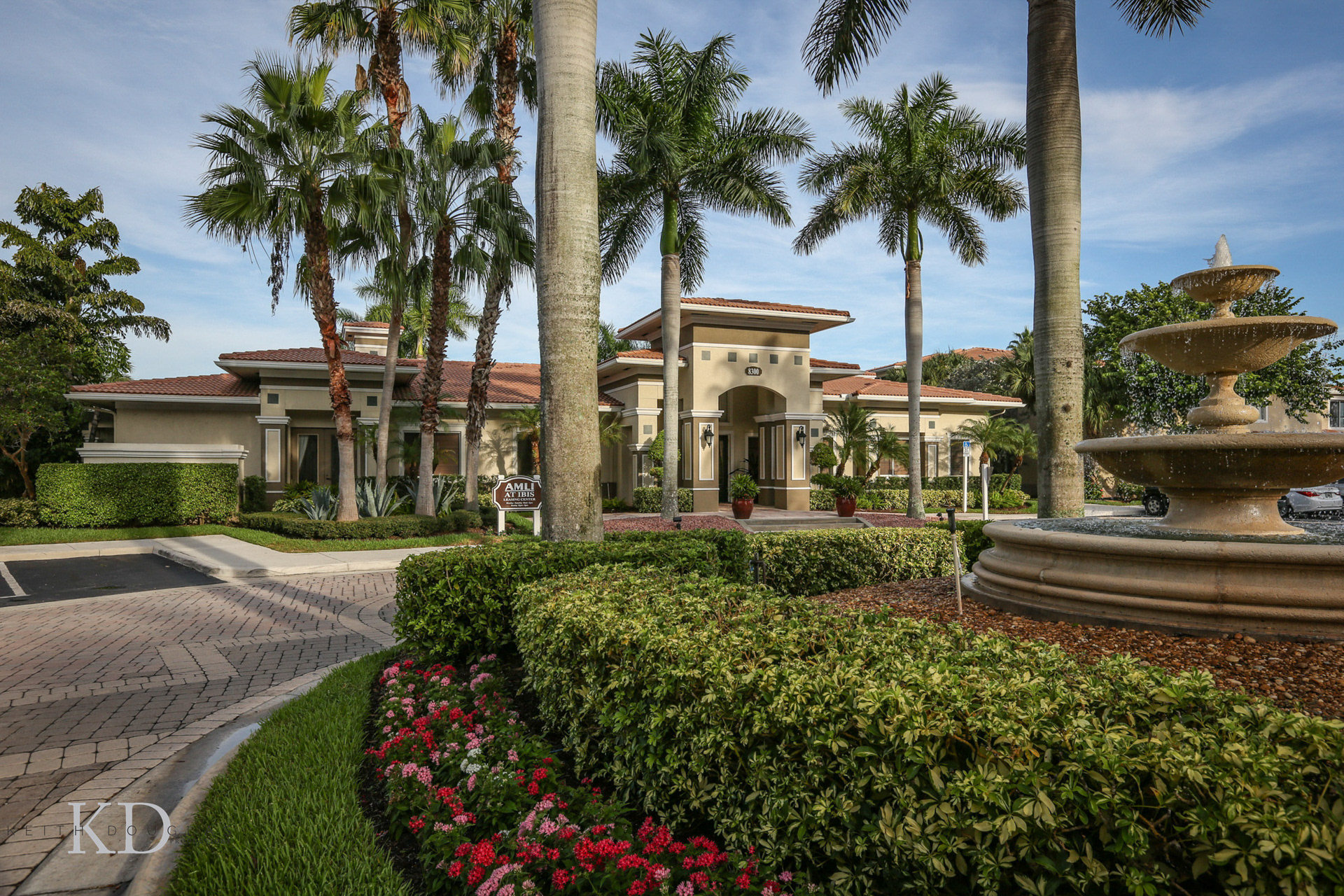 Executive living with concierge and valet services