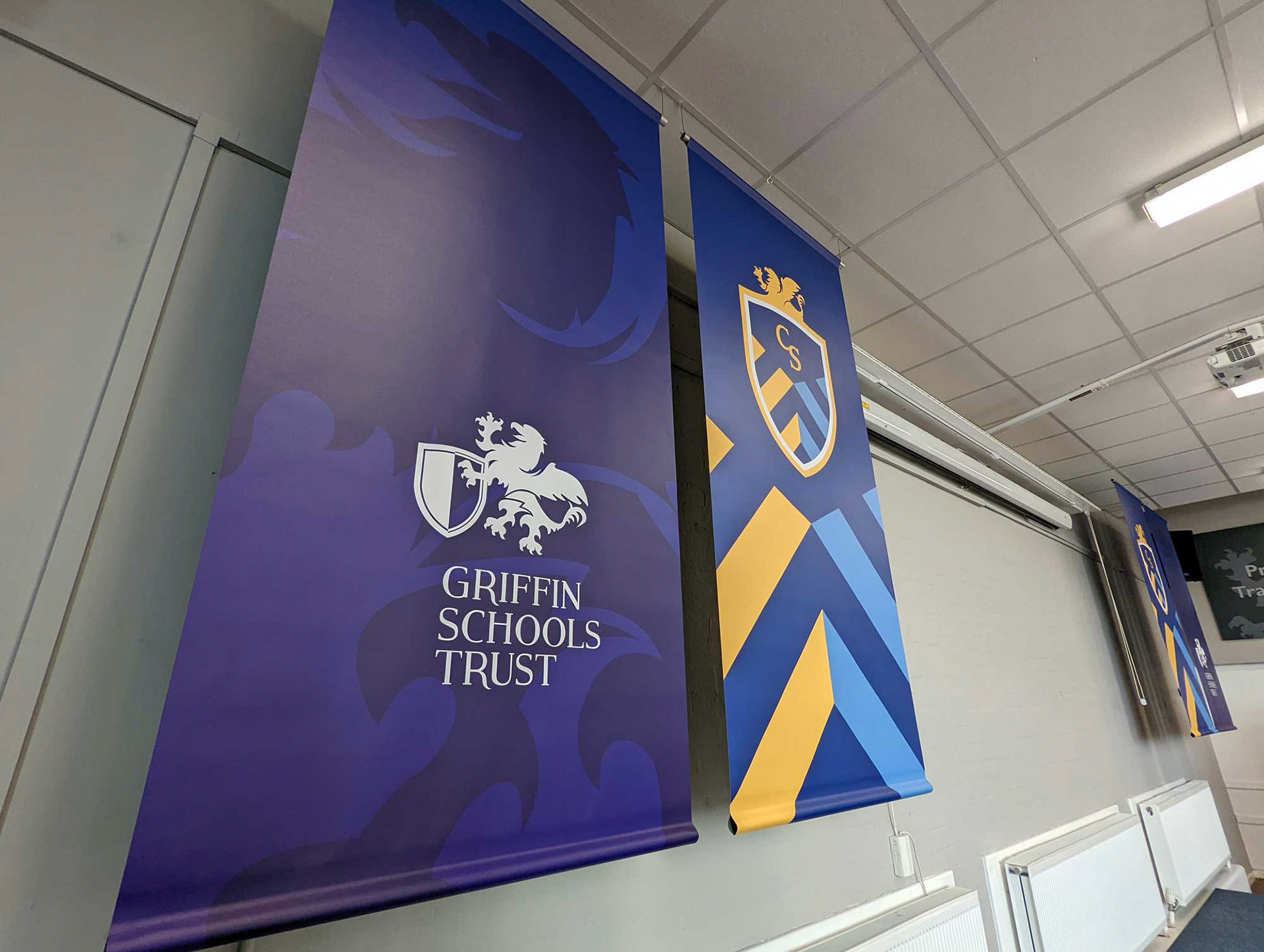 Hanging Brand Banner Set - CHIV01