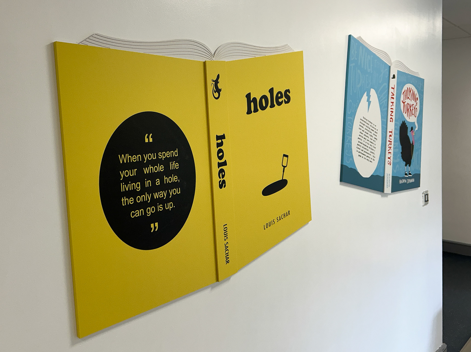3D Wall Books - Holes