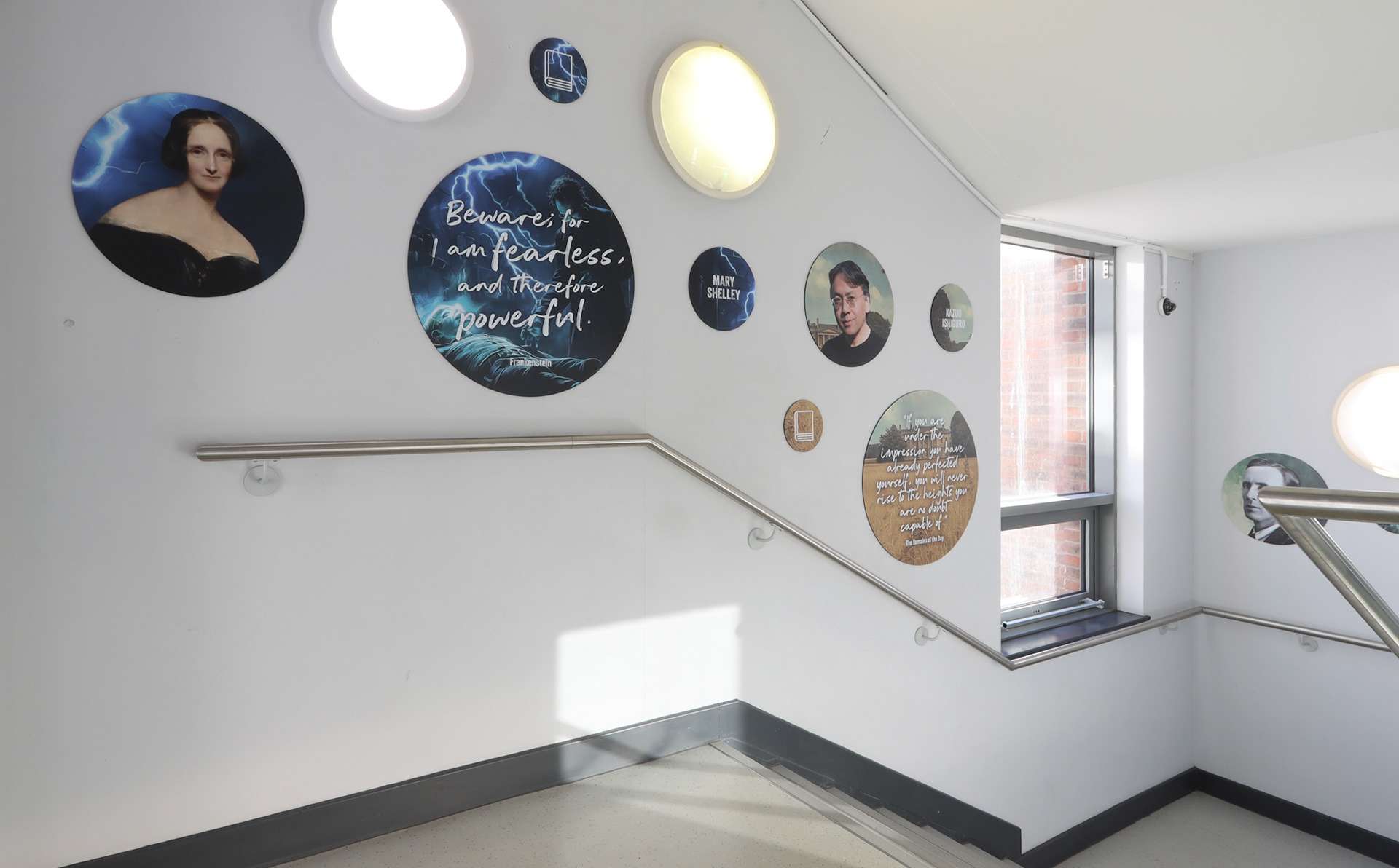 Authors &amp; Quotes Circle Wallbaords - 05