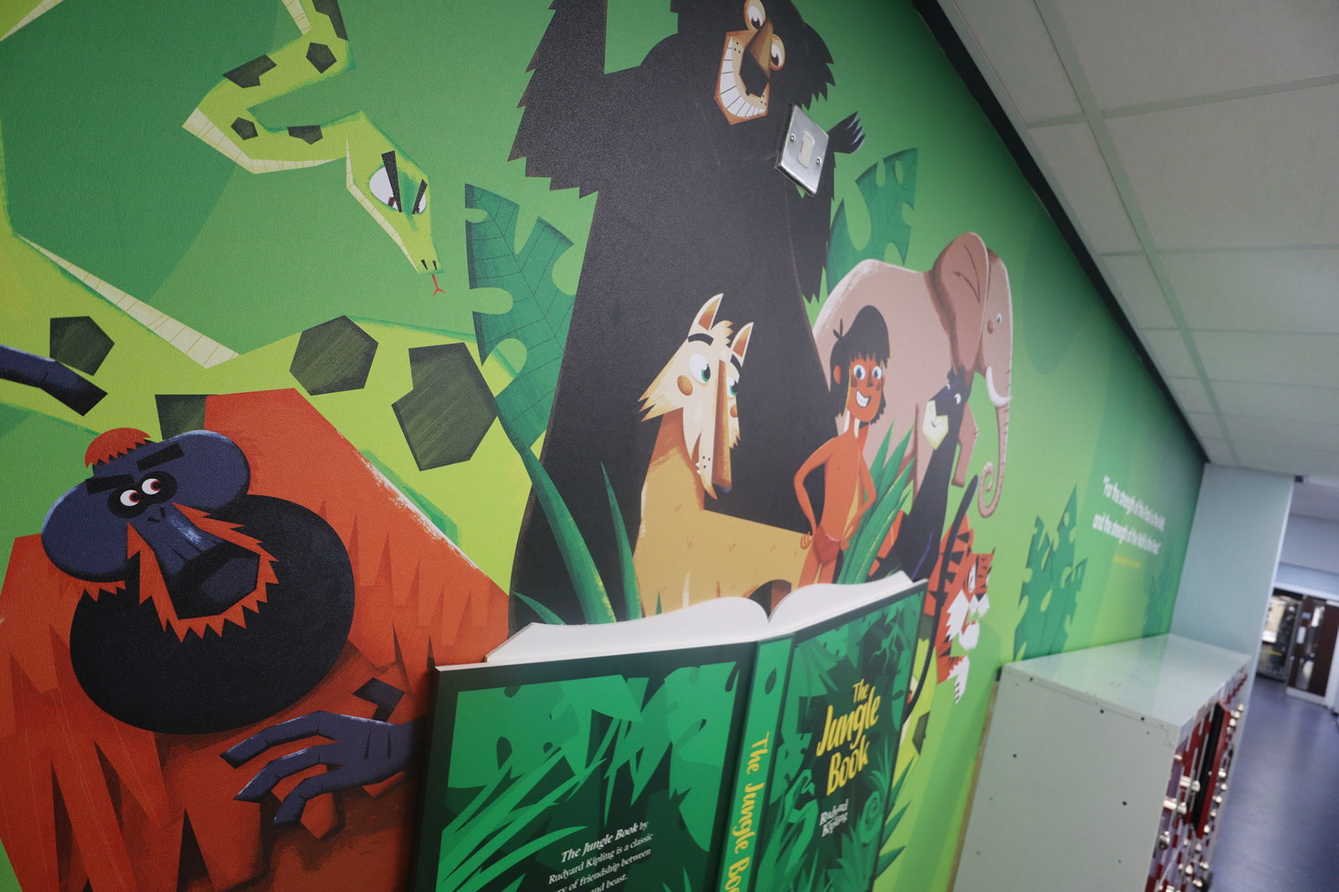 Wall Book with Background - Jungle Book 02