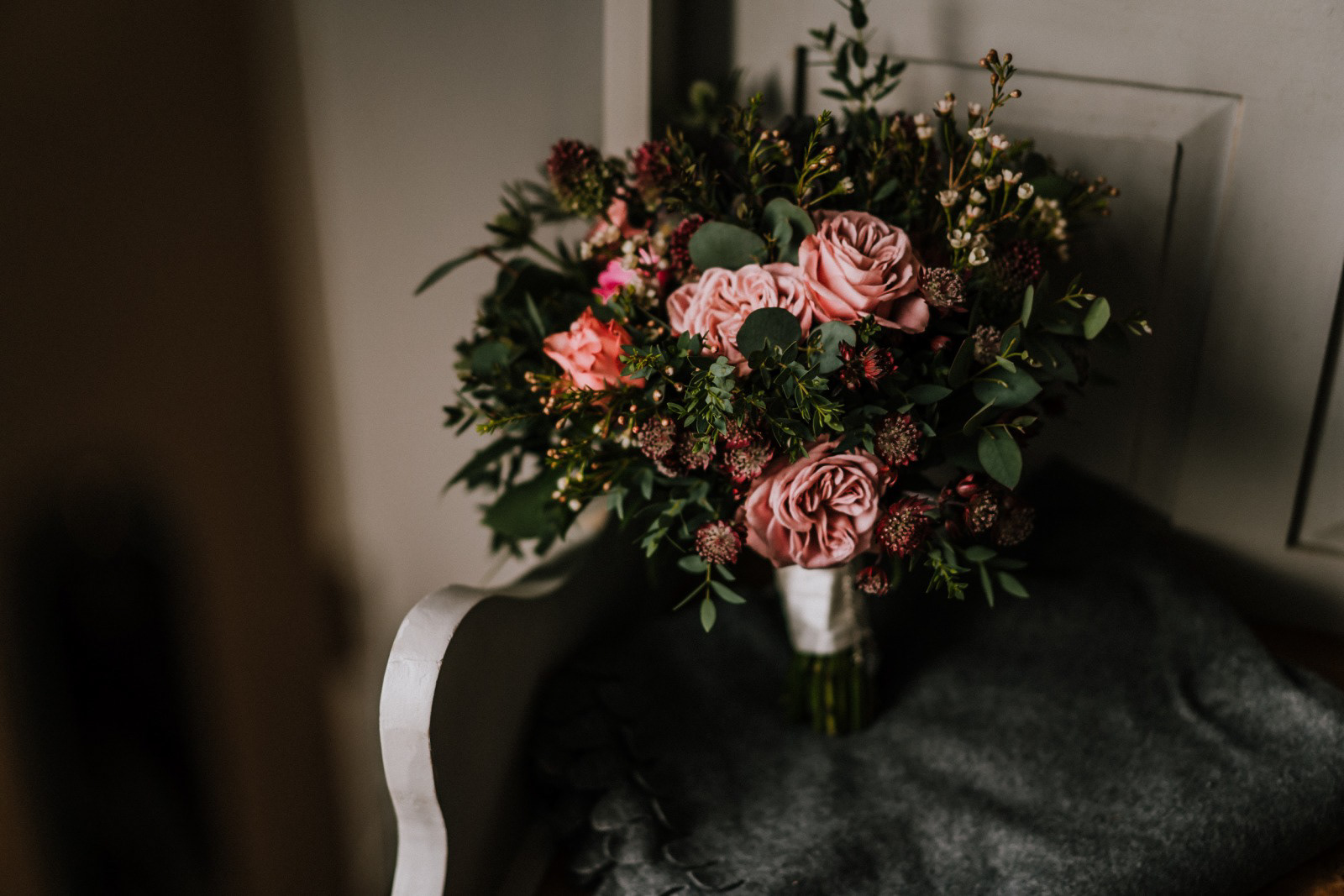 brides bouquet in dusky mauve colours