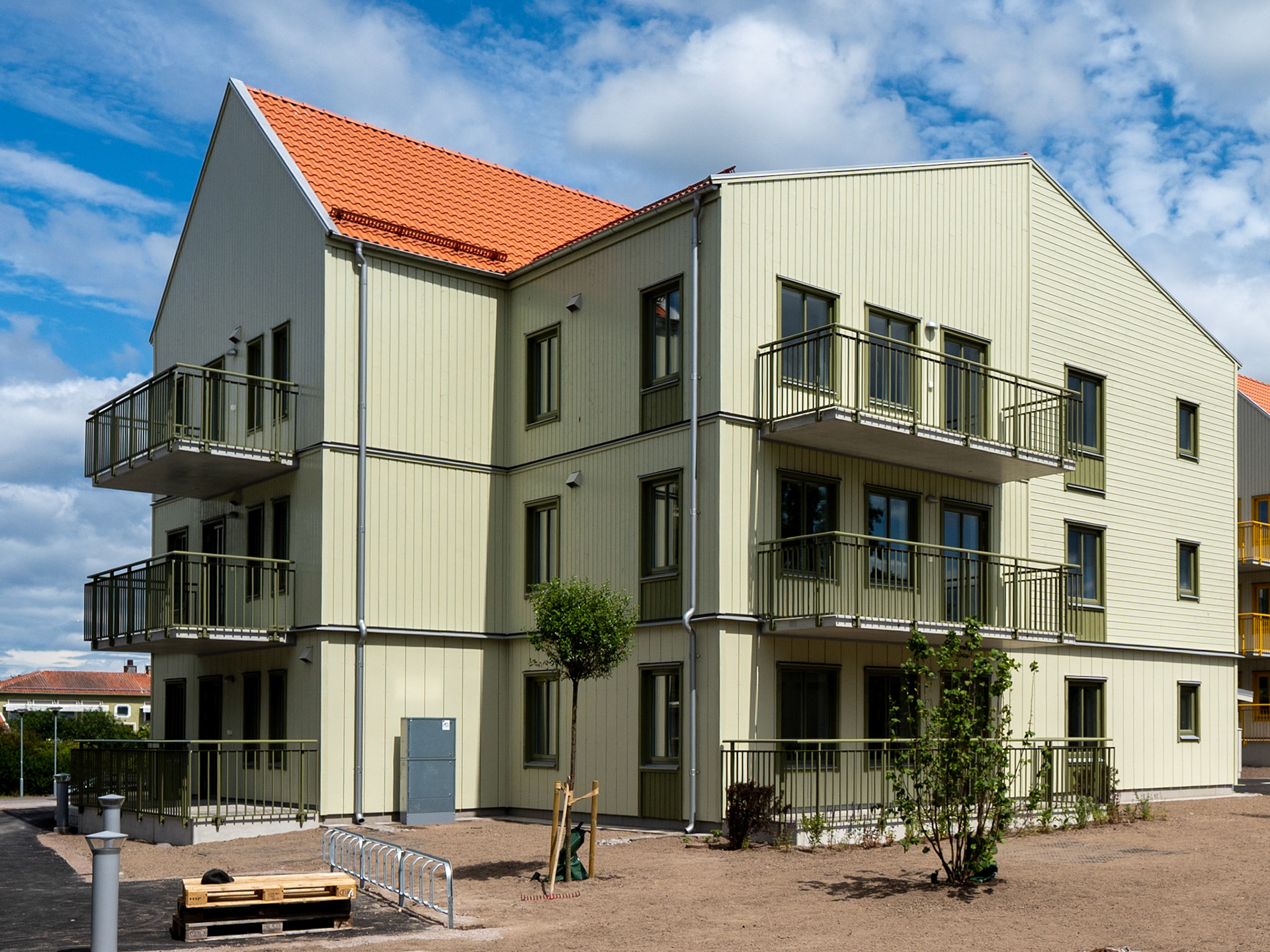 Hardie Panel. Flerbostadshus, Färjestaden.