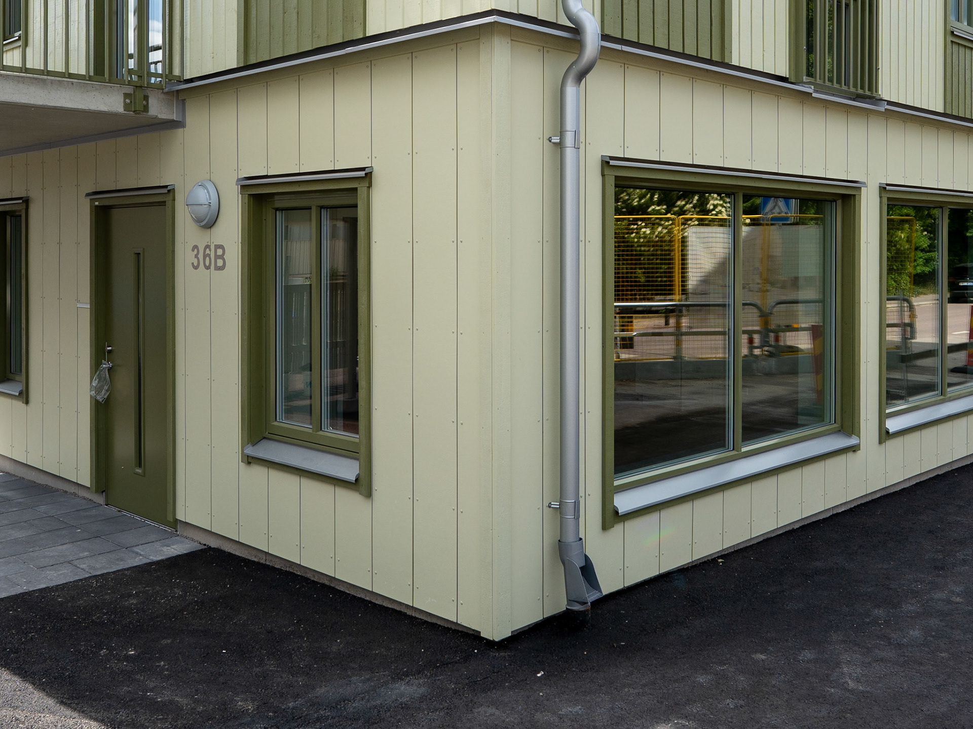 Hardie Panel. Flerbostadshus, Färjestaden.