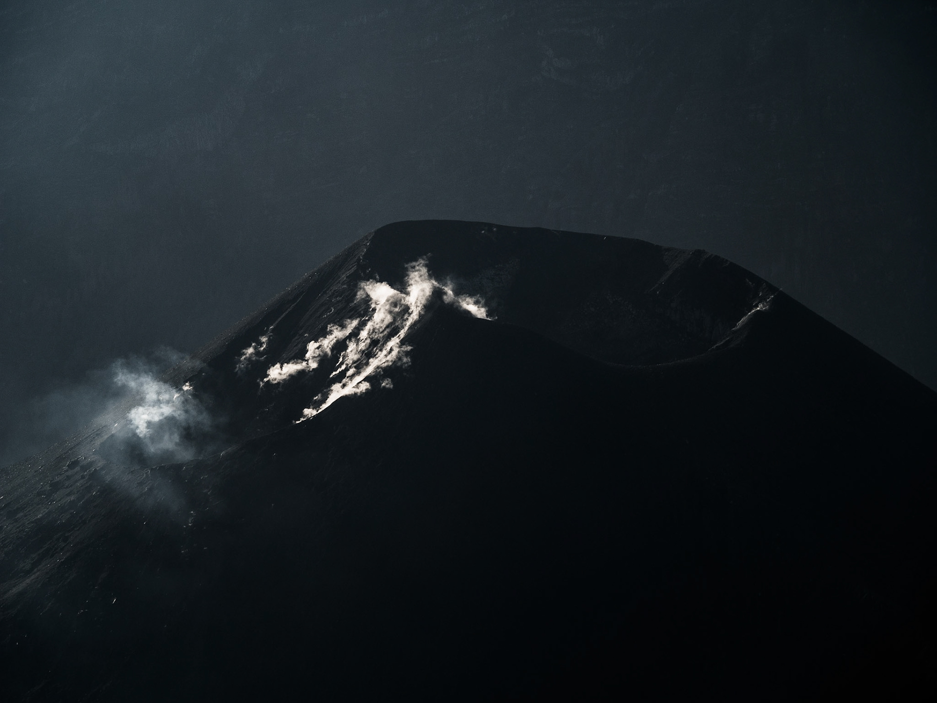 Lombok, vandra till vulkansjön, Indonesien