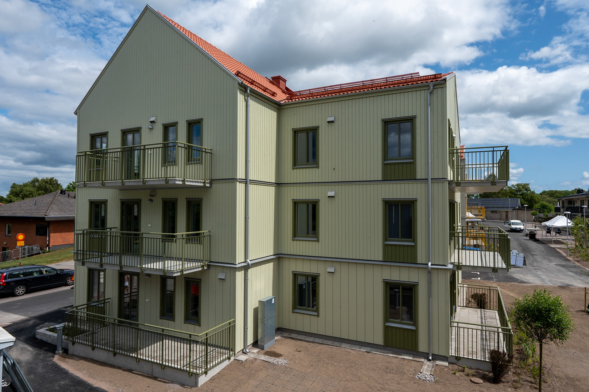 Hardie Panel. Flerbostadshus, Färjestaden.