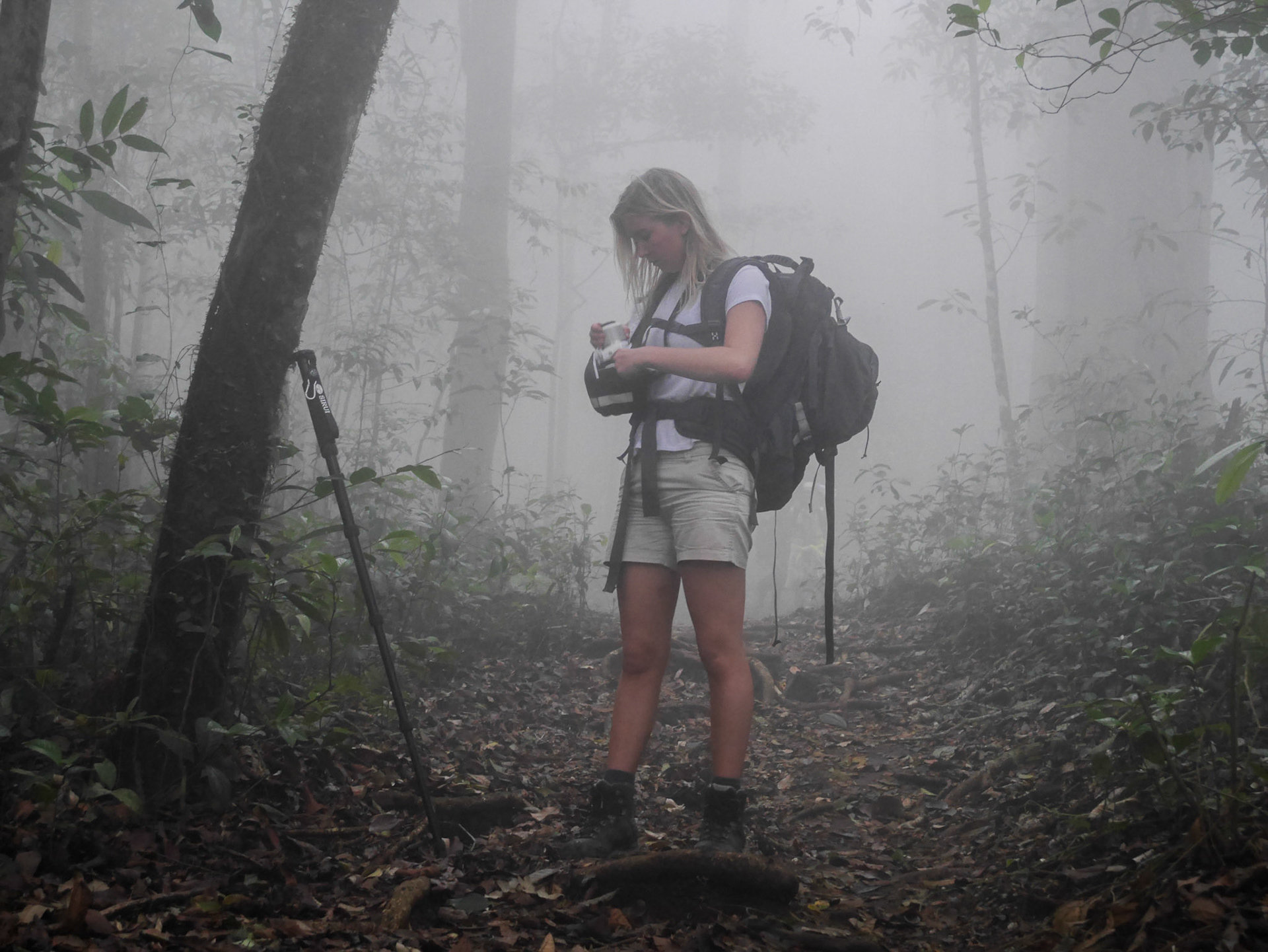 Lombok, vandra till vulkansjön, Indonesien