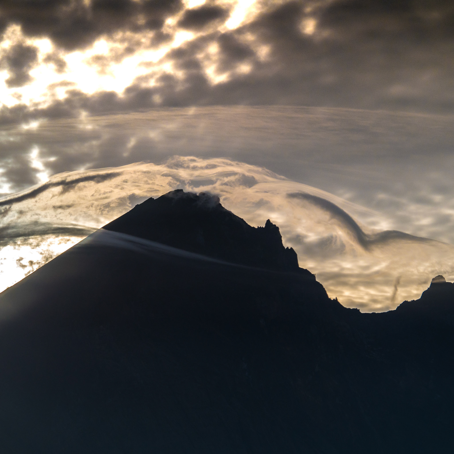 Lombok, vandra till vulkansjön, Indonesien