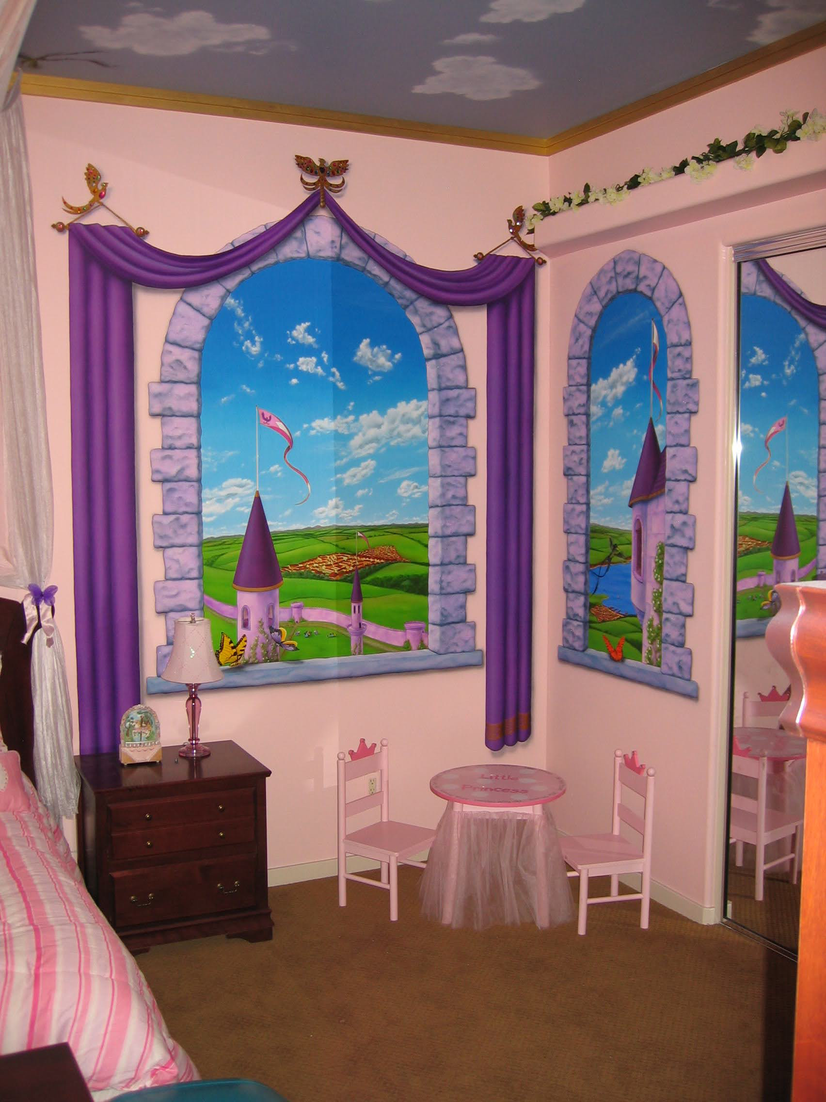 Castle View (Kid's Bedroom)