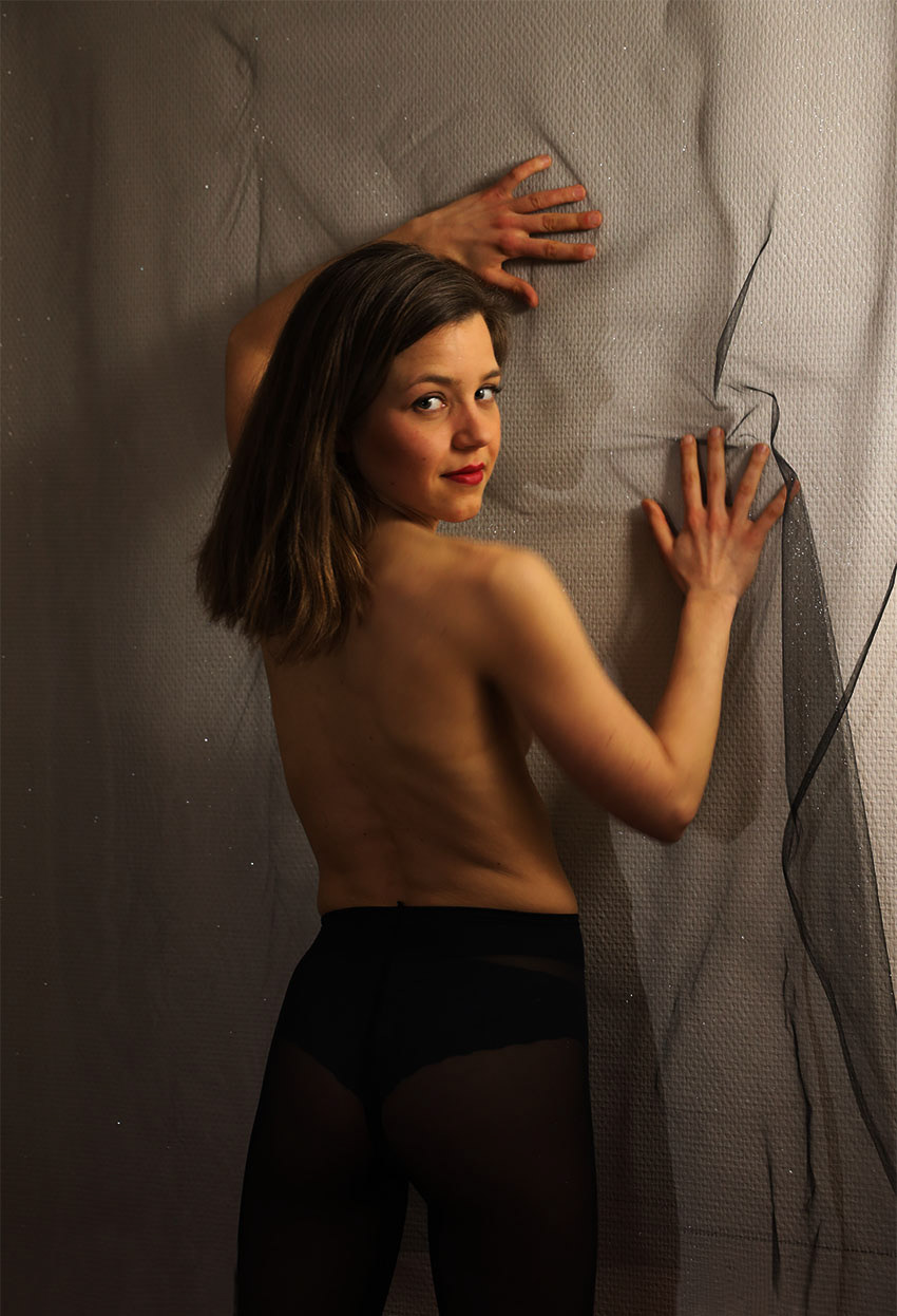 Flora.portrait (2) © 2021 juliadecassin