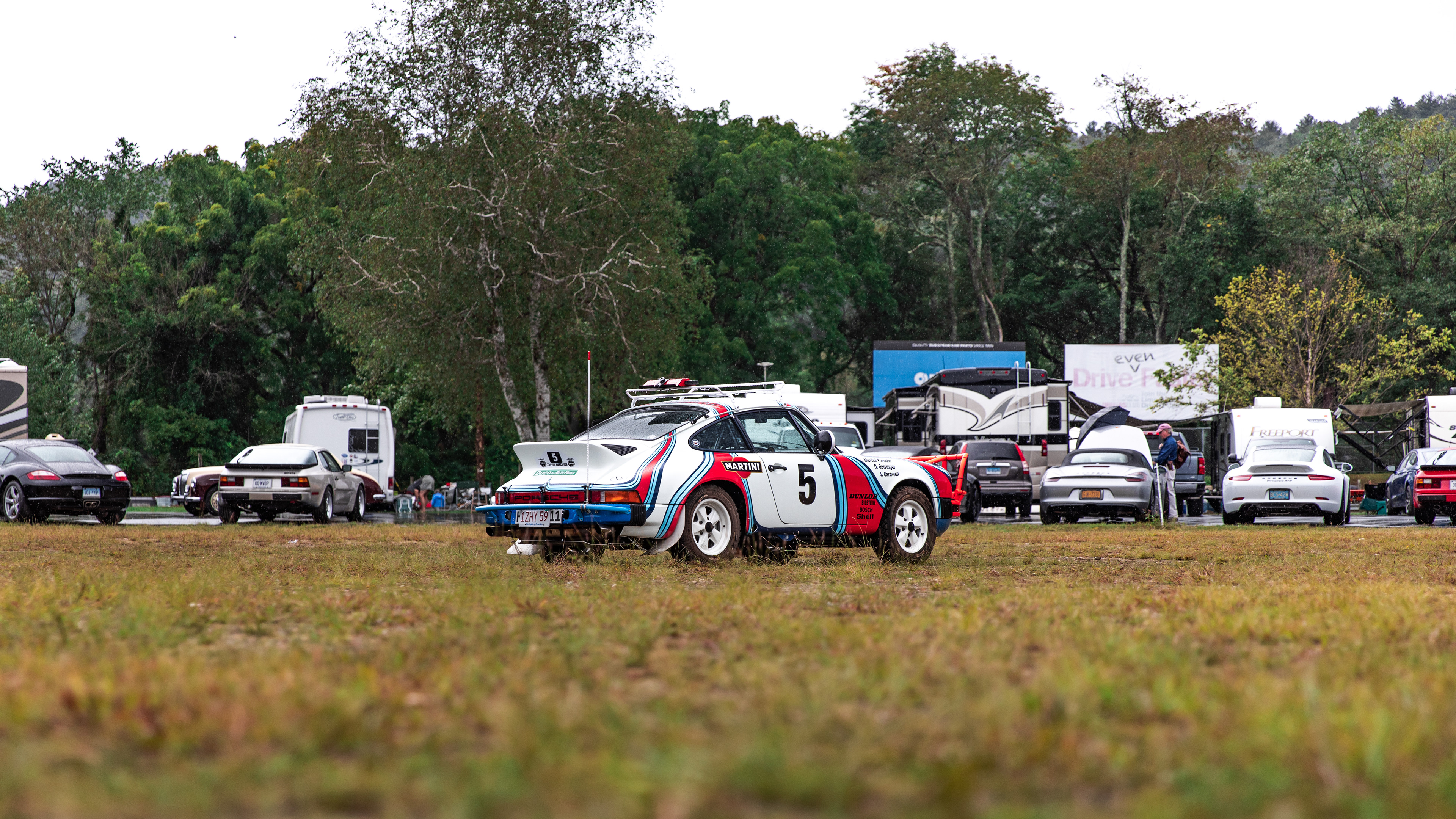 Porsche 911 Safari Martini