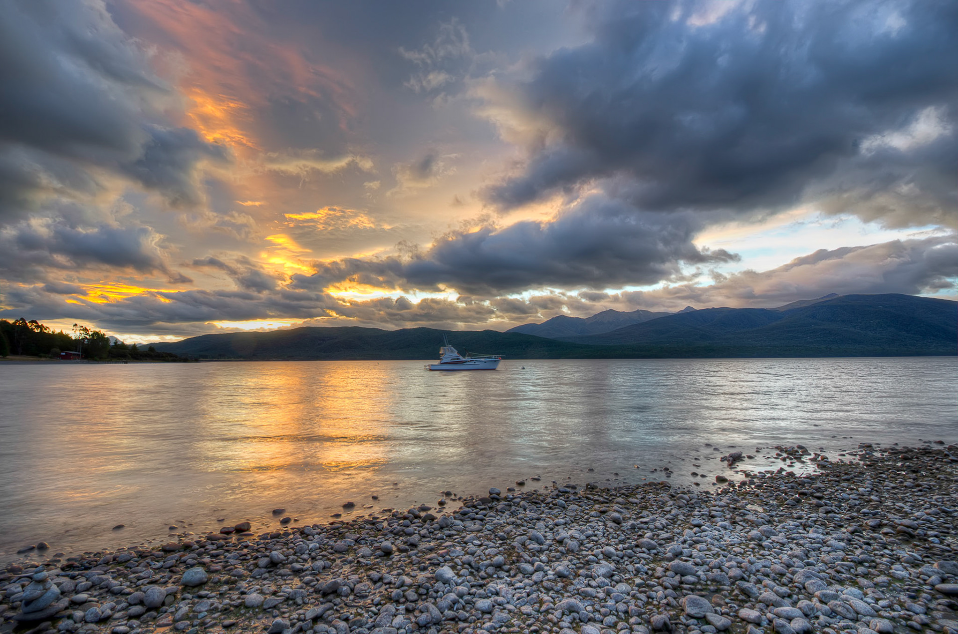 Lake Te Anau, NZ