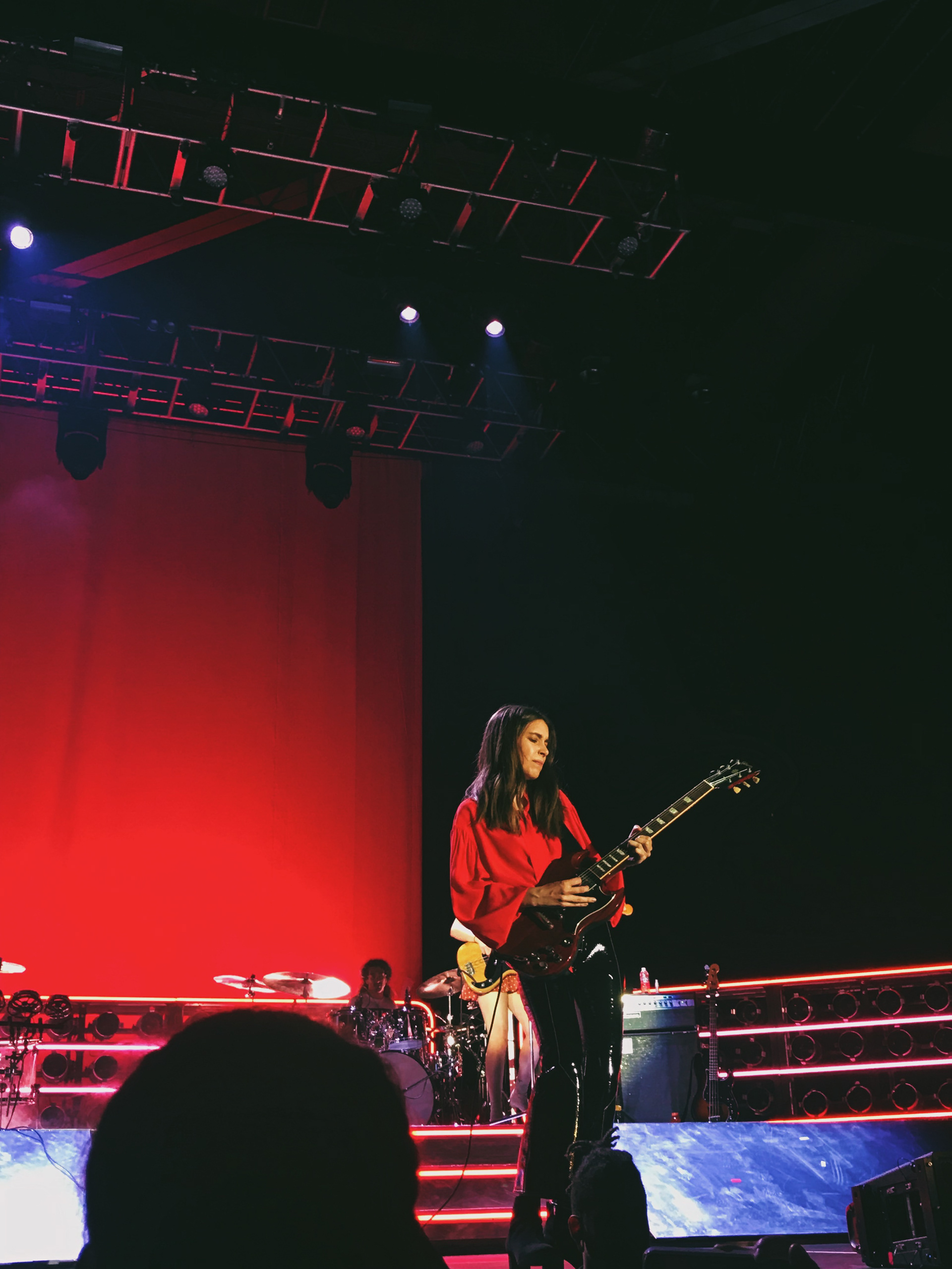 Apr 2018 - HAIM in Seattle, WA (Sister Sister Sister Tour)