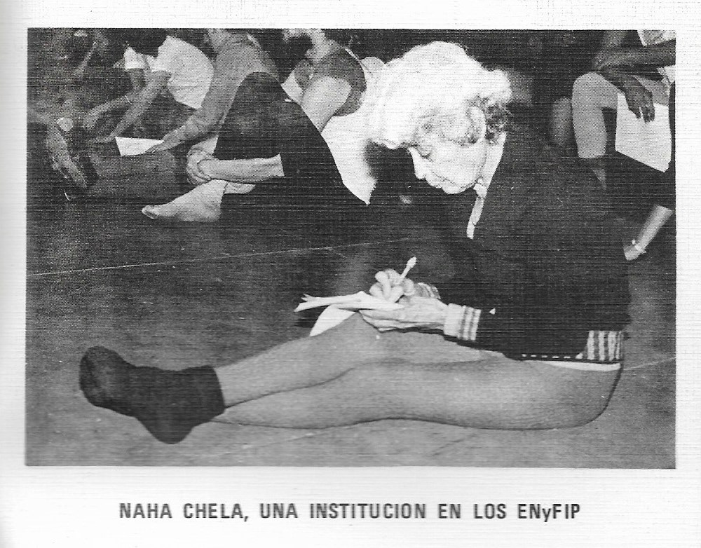 Foto en el interior de la contraportada del CATON 17 de la Editorial Universitaria, Universidad Michoacana de San Nicolás de Hidalgo. La Pantomima y el Festival Internacional Mexicano por el Colectivo Artístico Morelia.