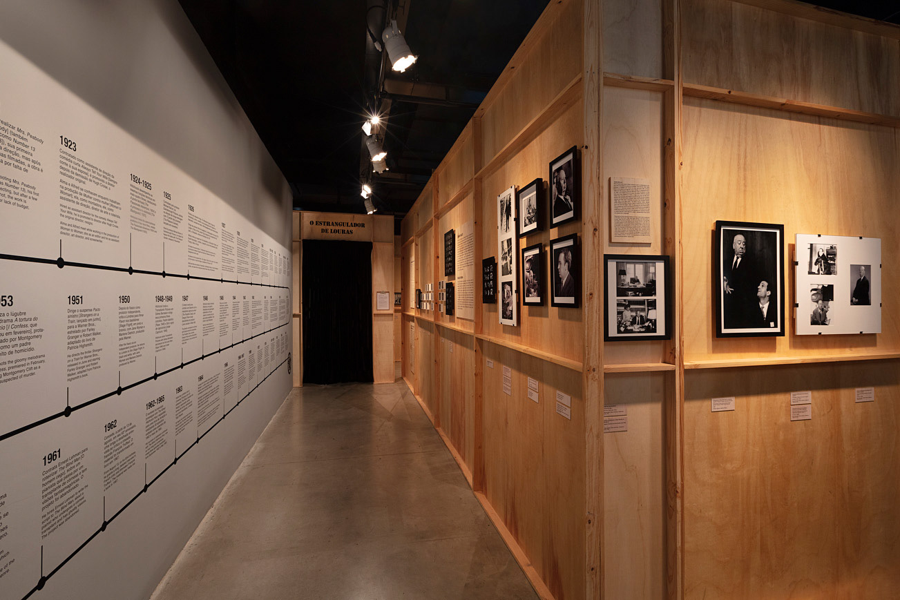 Comunicação interna da exposição: títulos, aberturas e legendas