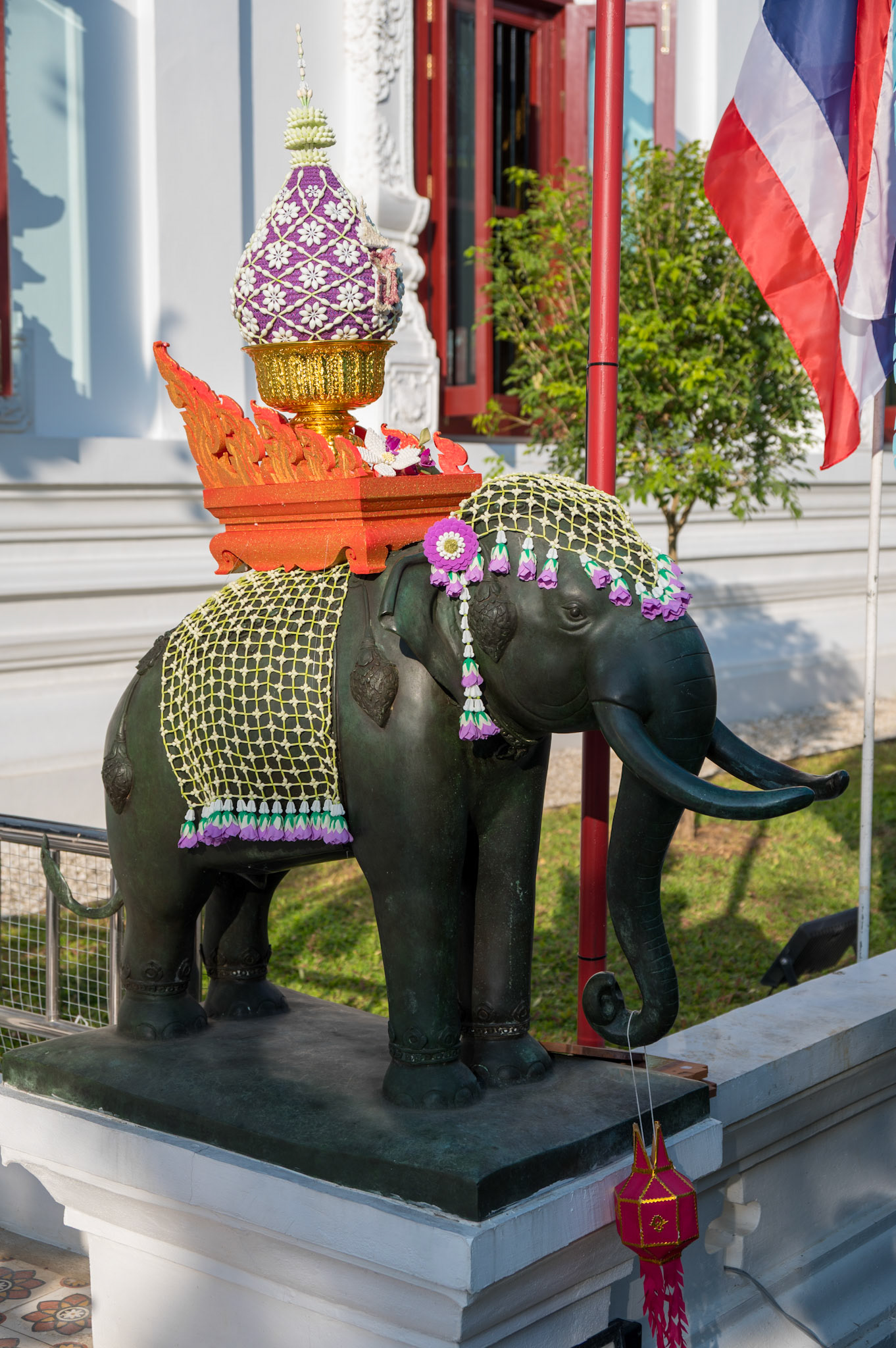 Guard elephant, Wat Chedi Luang