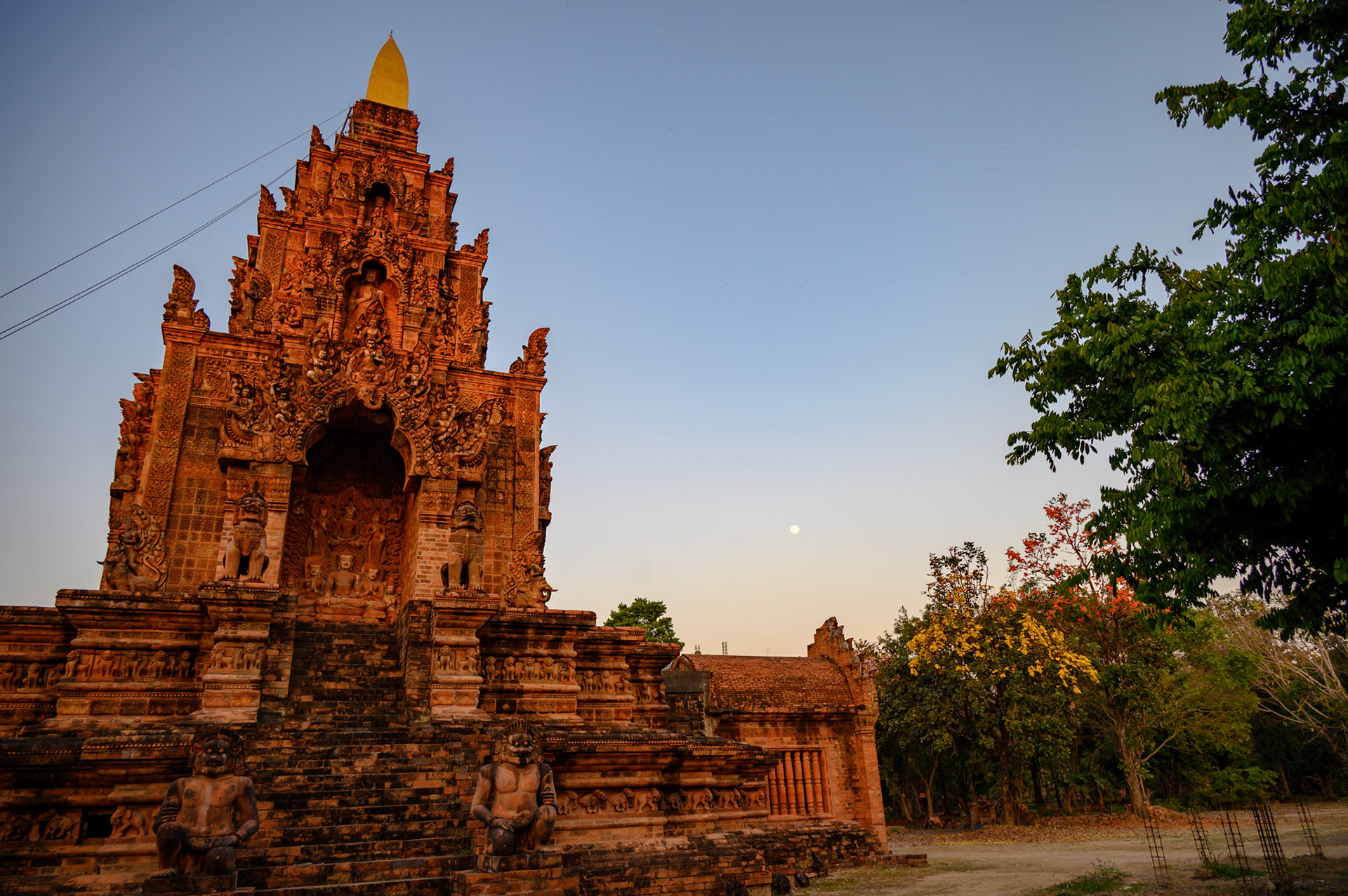 Moonrise, The Terracotta Garden